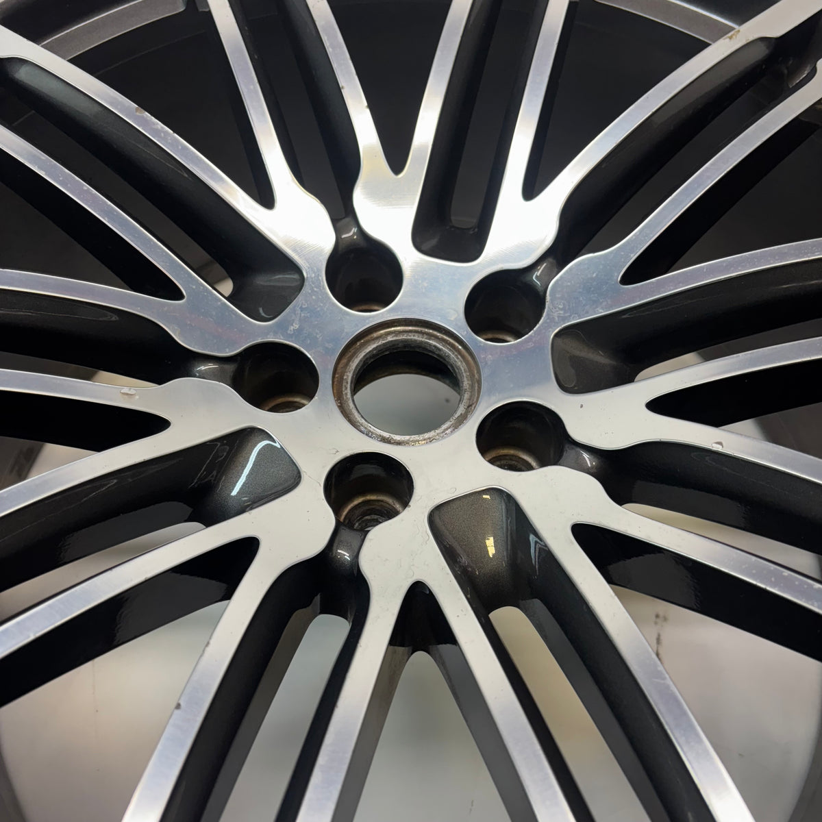 GENUINE PORSCHE MACAN 21 INCH STAGGERED SET F:21X9 ET26 R:21X10 ET26 WHEELS