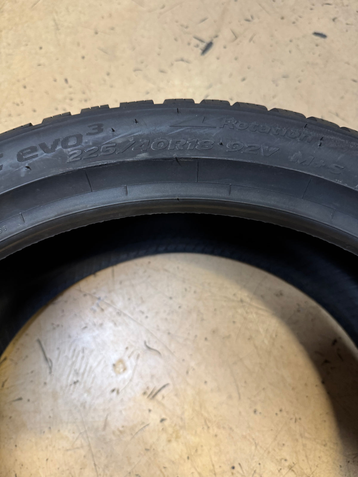 NOS HANKOOK WINTER ICEPT EVO3 BSW P 225 40 18 92V XL WINTER TIRE 1026306