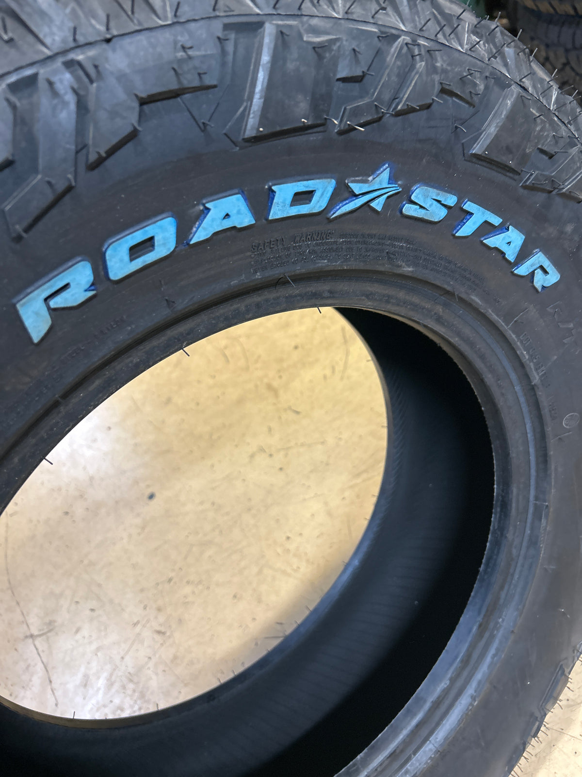AMERICAN ROADSTAR R/T RWL P 265 70 17 115T RUGGED TIRE ARSRT09