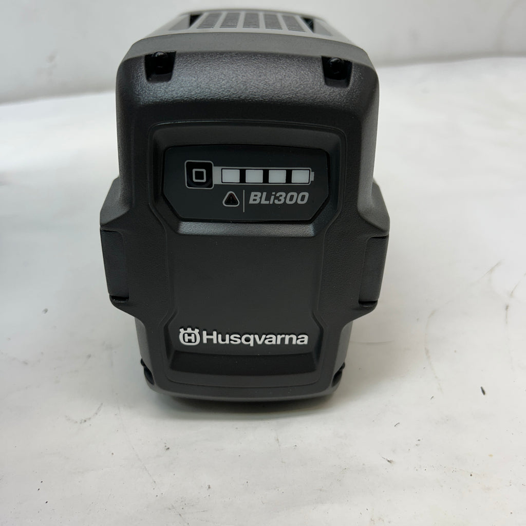 HUSQVARNA CORDLESS CORE DRILL W/ 2 BATTERIES & CHARGER DM 540I