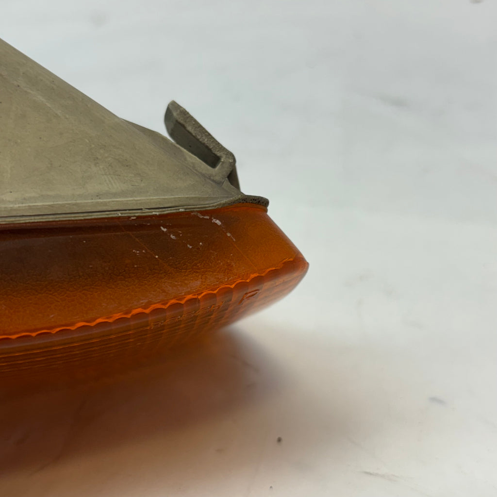 GENUINE PORSCHE BOSCHE 911 964 INDICATOR AMBER LIGHT RIGHT 96463140600