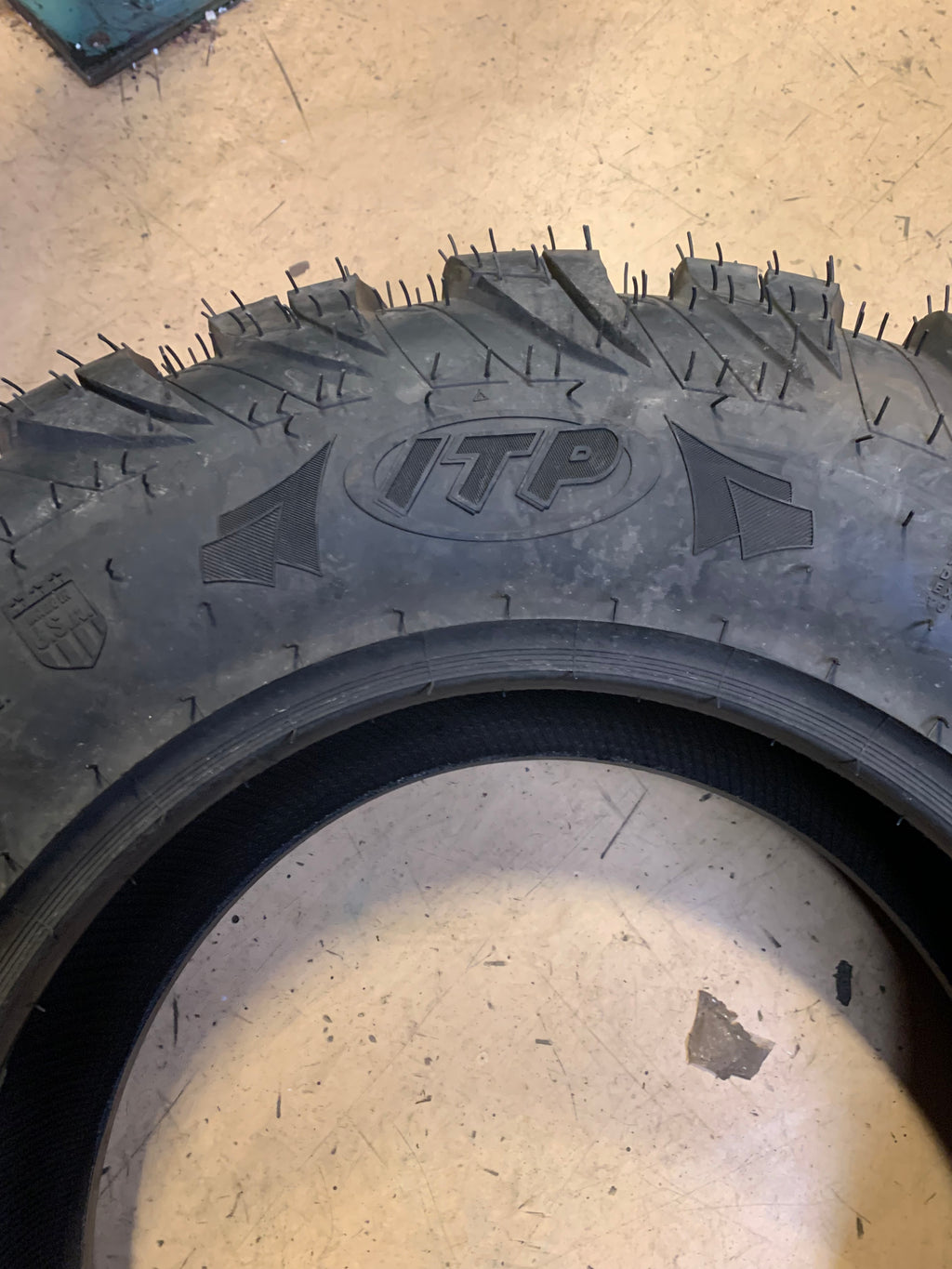 NOS ITP ULTRACROSS  BSW   31 9.5 15 8PLY ATV/UTV TIRE 6P0516