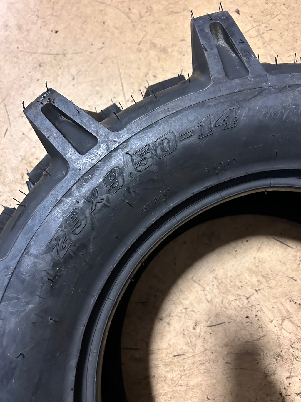 NOS QUADBOSS QBT680 BSW  29 9.5 14 76J 6PLY ATV/UTV TIRE QBT2995014