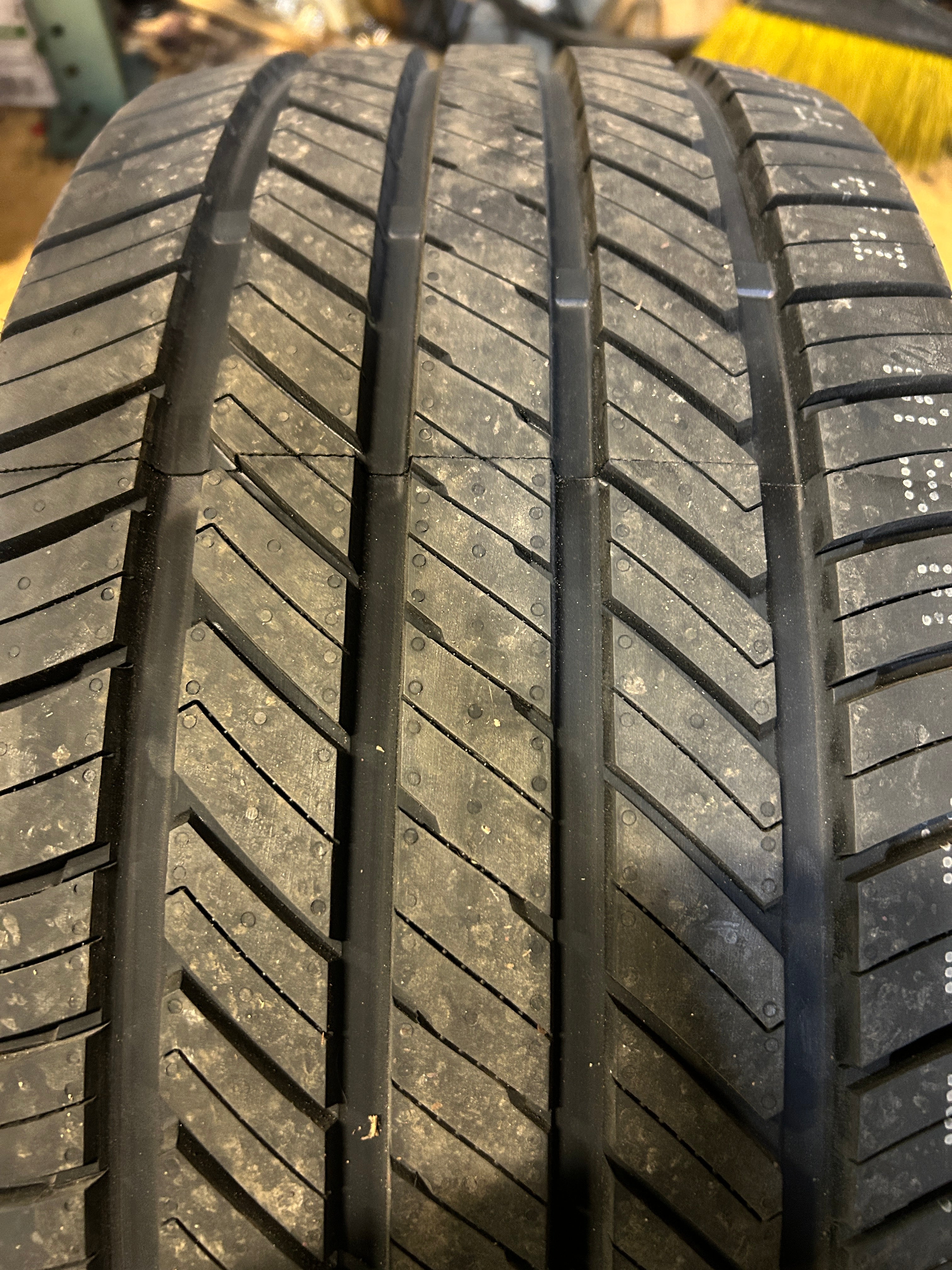 VENOM POWER GRAND AM RWL P 275 60 15 107T ALL SEASON TIRE VPGAM02