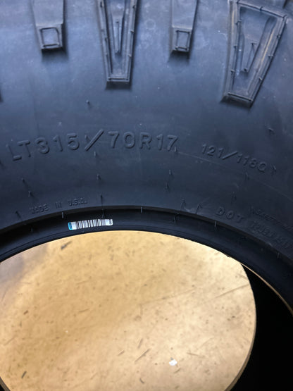 GOODYEAR WRANGLER DURATRAC BSW LT 315 70 17 121Q ALL TERRAIN TIRE 312031142