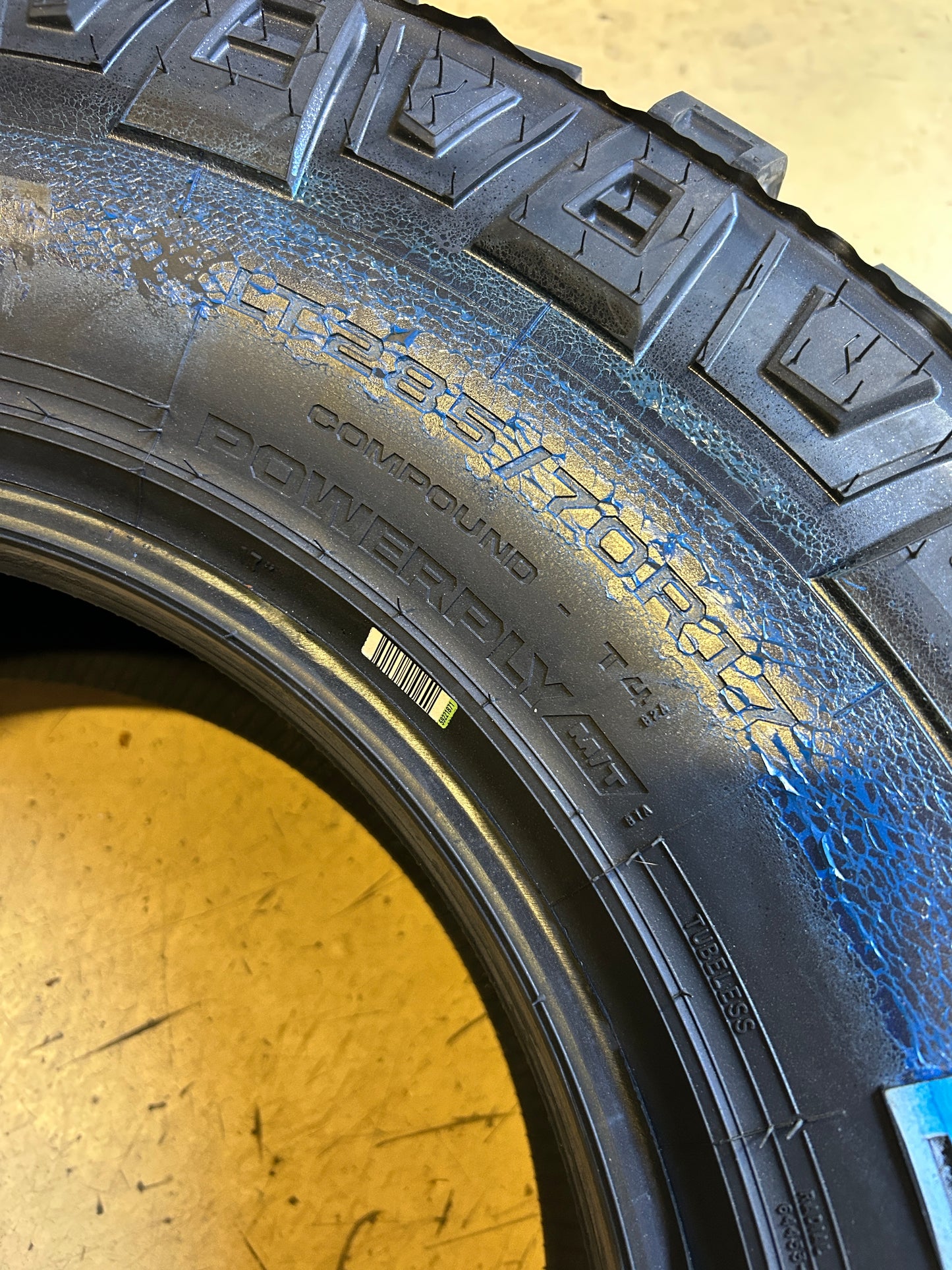 2 MICKEY THOMPSON BAJA LEGEND MTZ RWL LT 285 70 17 121/118Q 10PLY TIRE 331127011