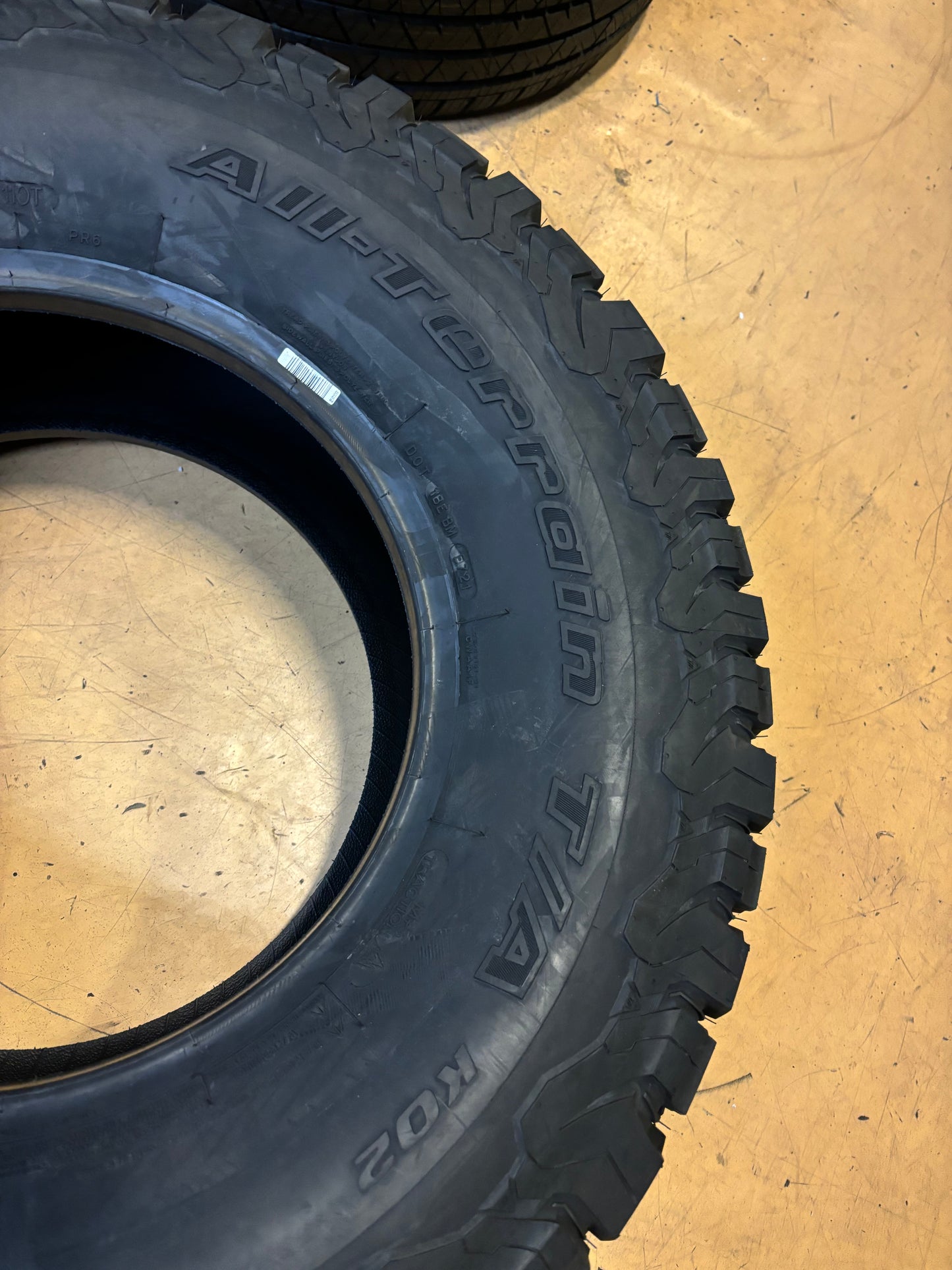 BFGOODRICH ALL TERRAIN T/A KO2 BSW LT 315 70 17 113/110T 6PLY ALL SEASON TIRE 07361