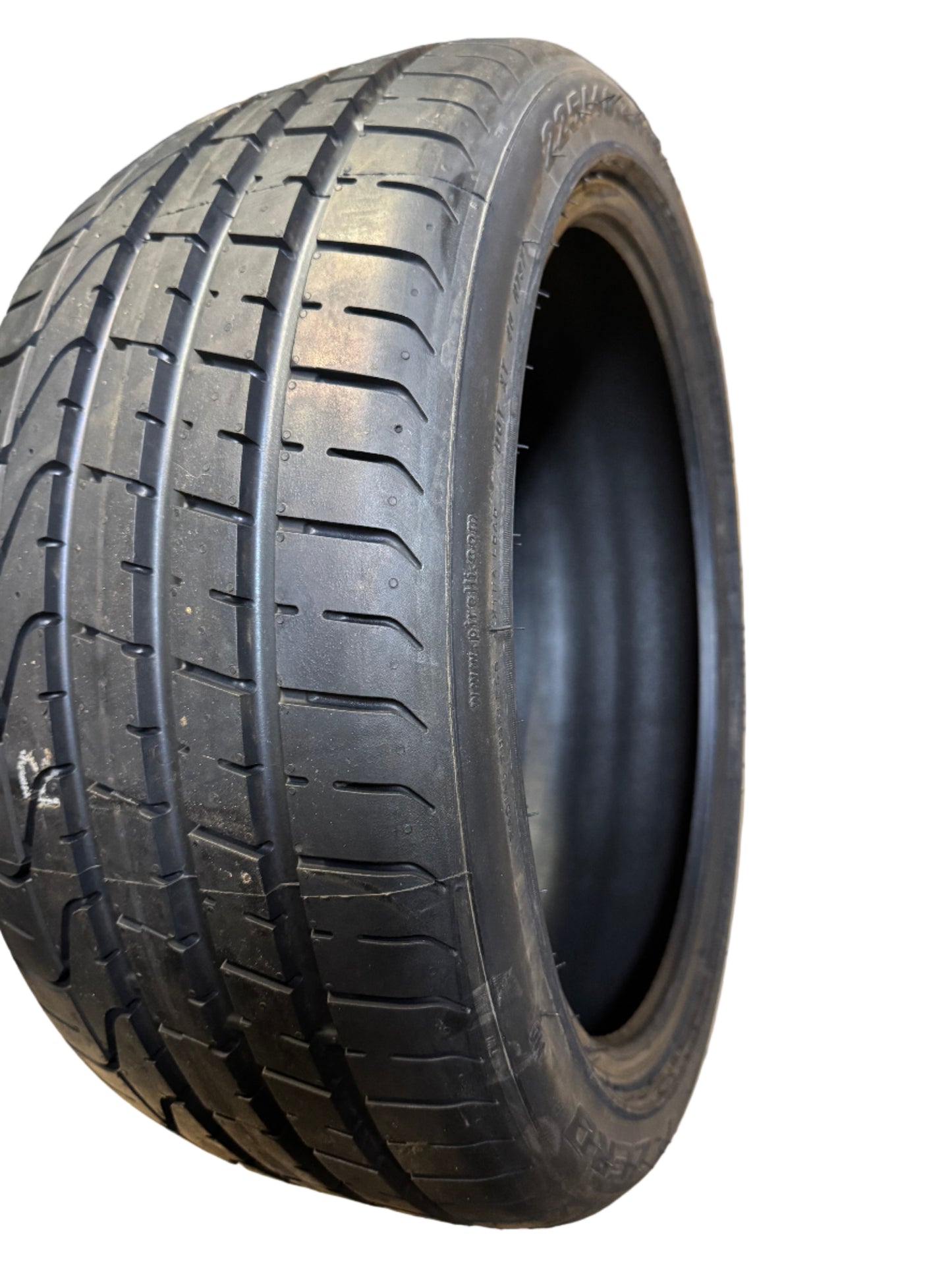 PIRELLI P ZERO (MO) MERCEDES BSW P 225 40 18 92Y XL UHP TIRES 1679700