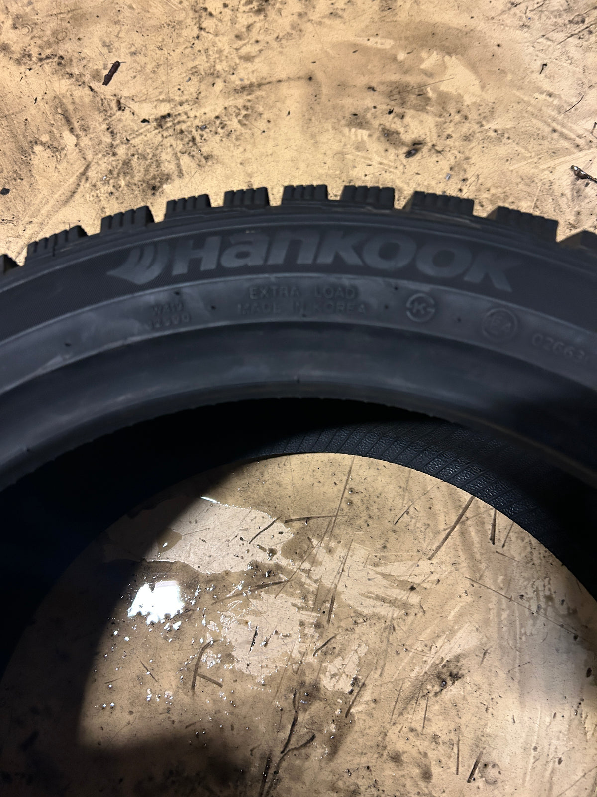 NOS HANKOOK WINTER PIKE RS BSW P 225 45 17 94T WINTER TIRE 1014410