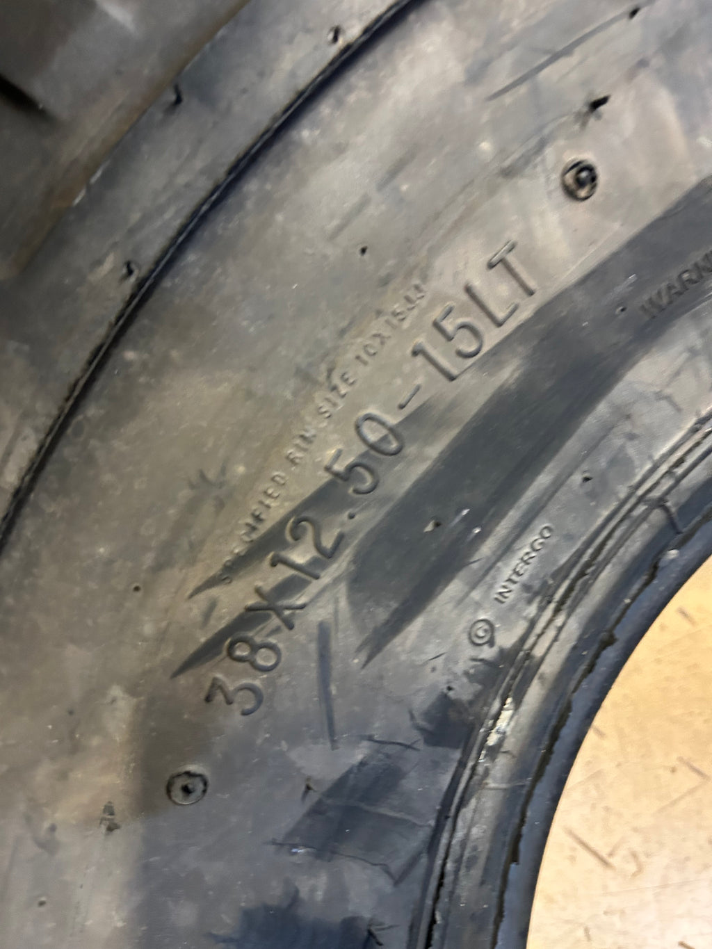 INTERCO TSL SUPER SWAMPER BSW LT 38 12.5 15 MUD TIRE SAM94