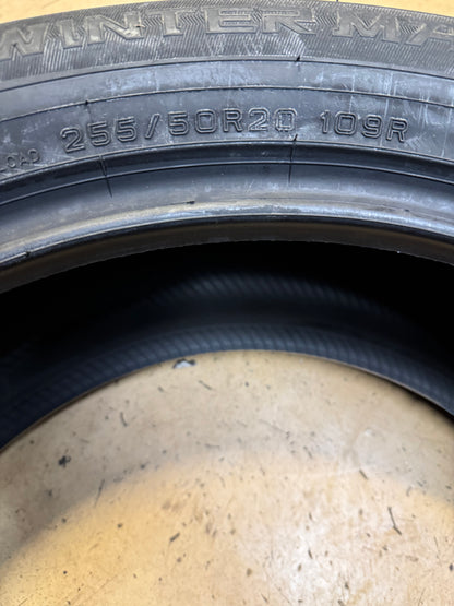 DUNLOP WINTER MAXX SJ8 BSW P 255 50 20 109R WINTER TIRE 290124129