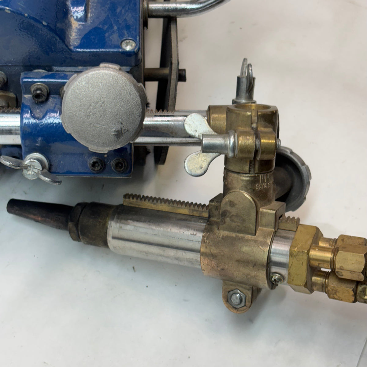 USED TECHTONGDA STEEL PIPE CUTTING MACHINE CG2-11C