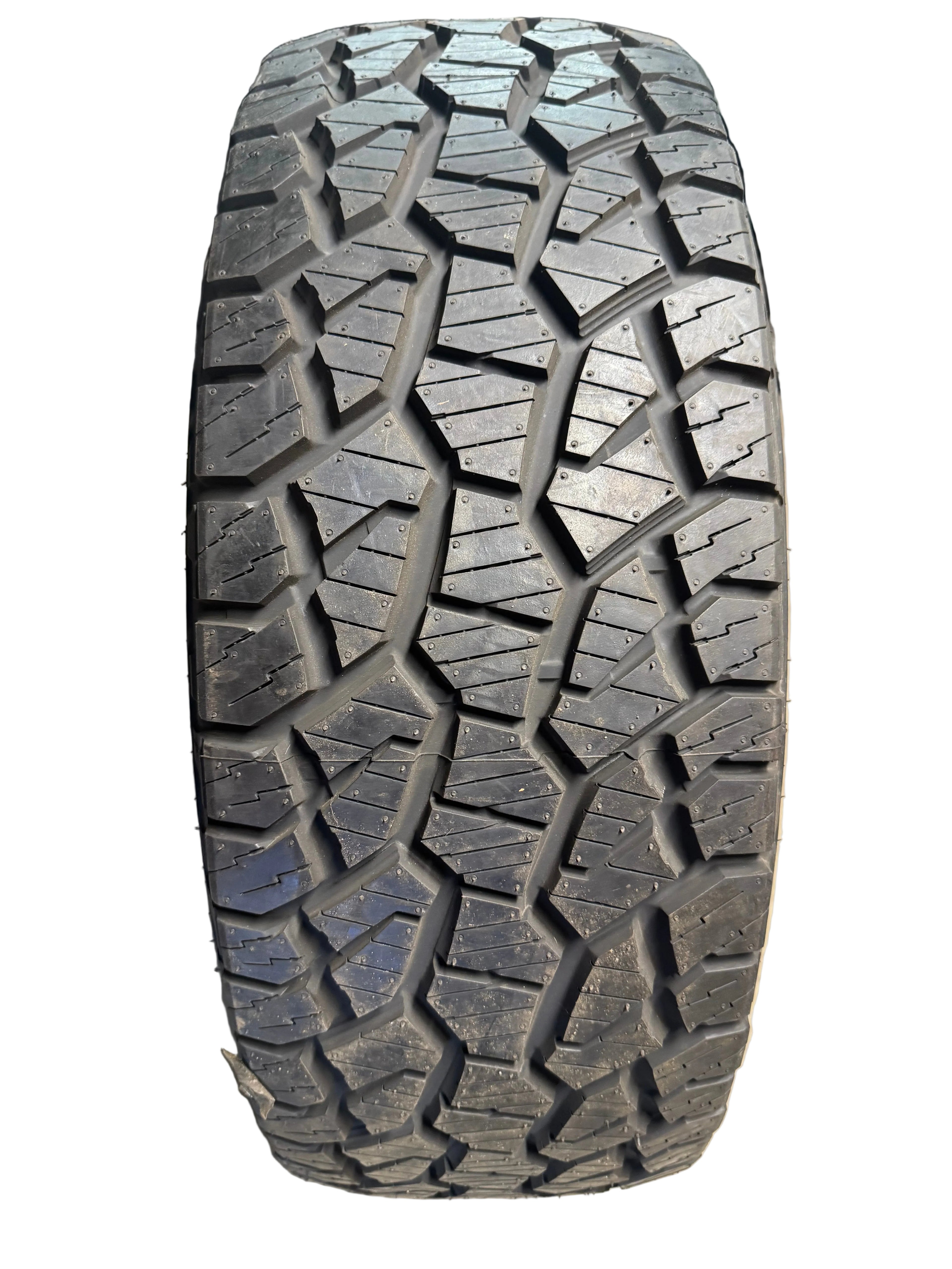 NOS PATHFINDER ALL TERRAIN BSW P 265 65 17 112T  TIRE 1020411