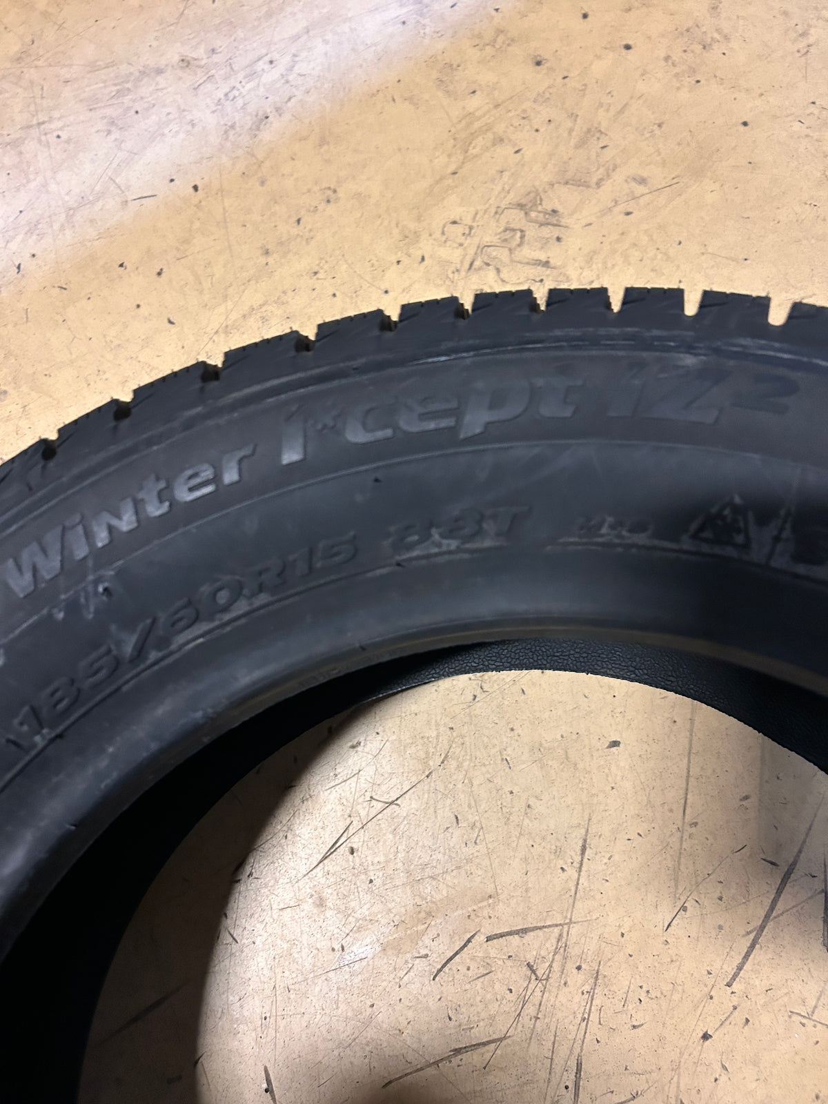 NOS HANKOOK WINTER ICEPT IZ2 BSW P 185 60 15 88T XL WINTER TIRE 1019930