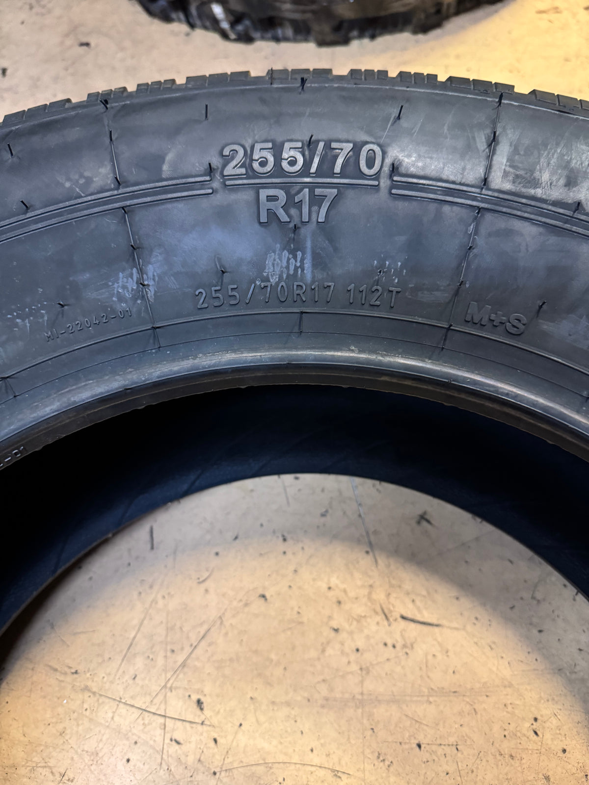 UNIROYAL LAREDO HT BSW P 255 70 17 112T ALL SEASON TIRE 40470