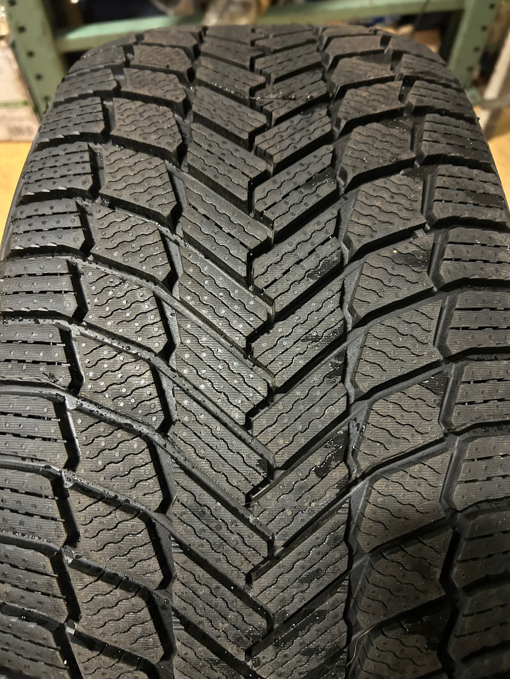 2 MICHELIN X-ICE SNOW BSW P 245 40 20 99H XL WINTER TIRE 81241