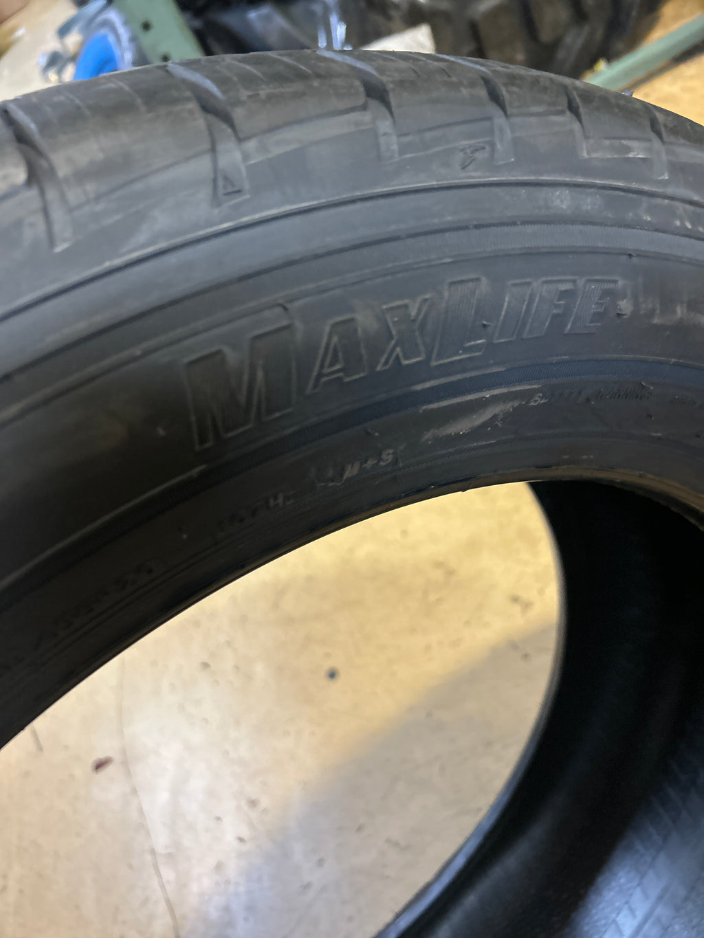 GOODYEAR ASSURANCE MAXLIFE BSW P 255 55 20 107H ALL SEASON TIRE 110929545