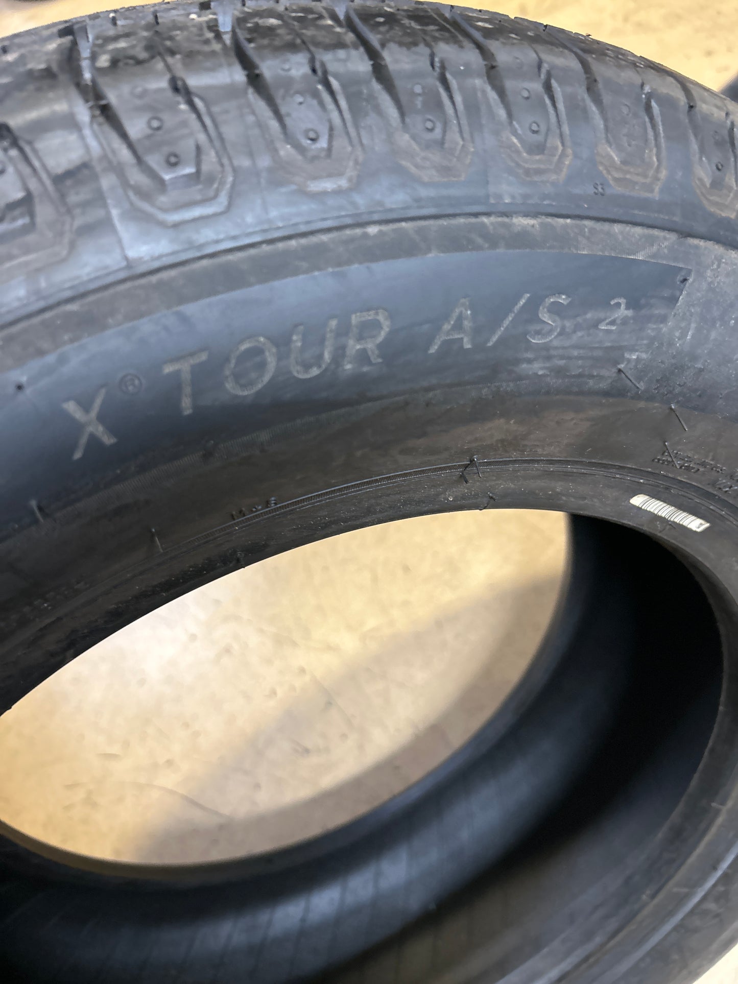 MICHELIN X TOUR A/S 2 BSW P 215 65 16 98H ALL SEASON TIRE 46704