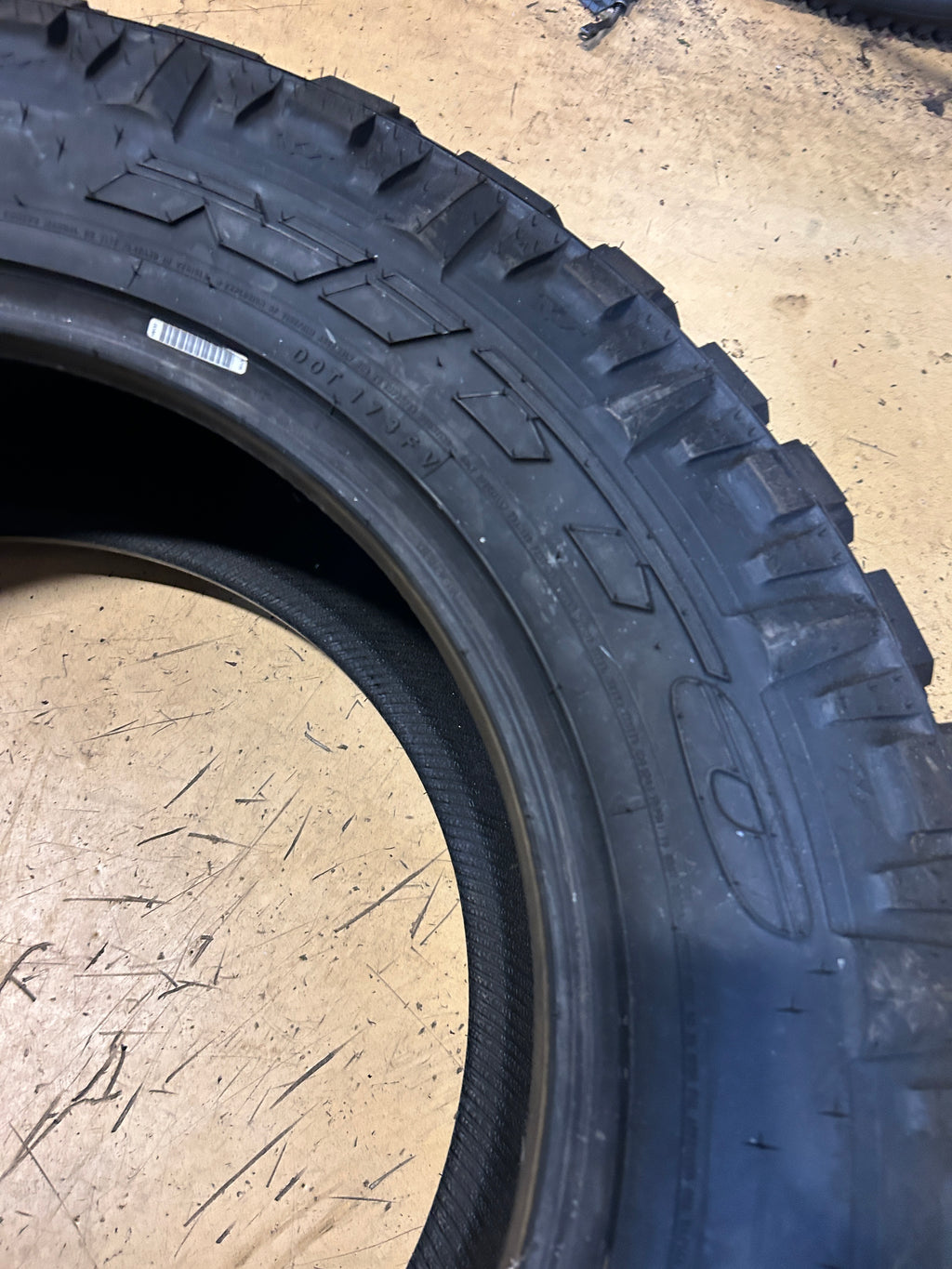 NITTO TRAIL GRAPPLER M/T BSW LT 35 11.5 20 124Q 10PLY MUD TIRE 205540