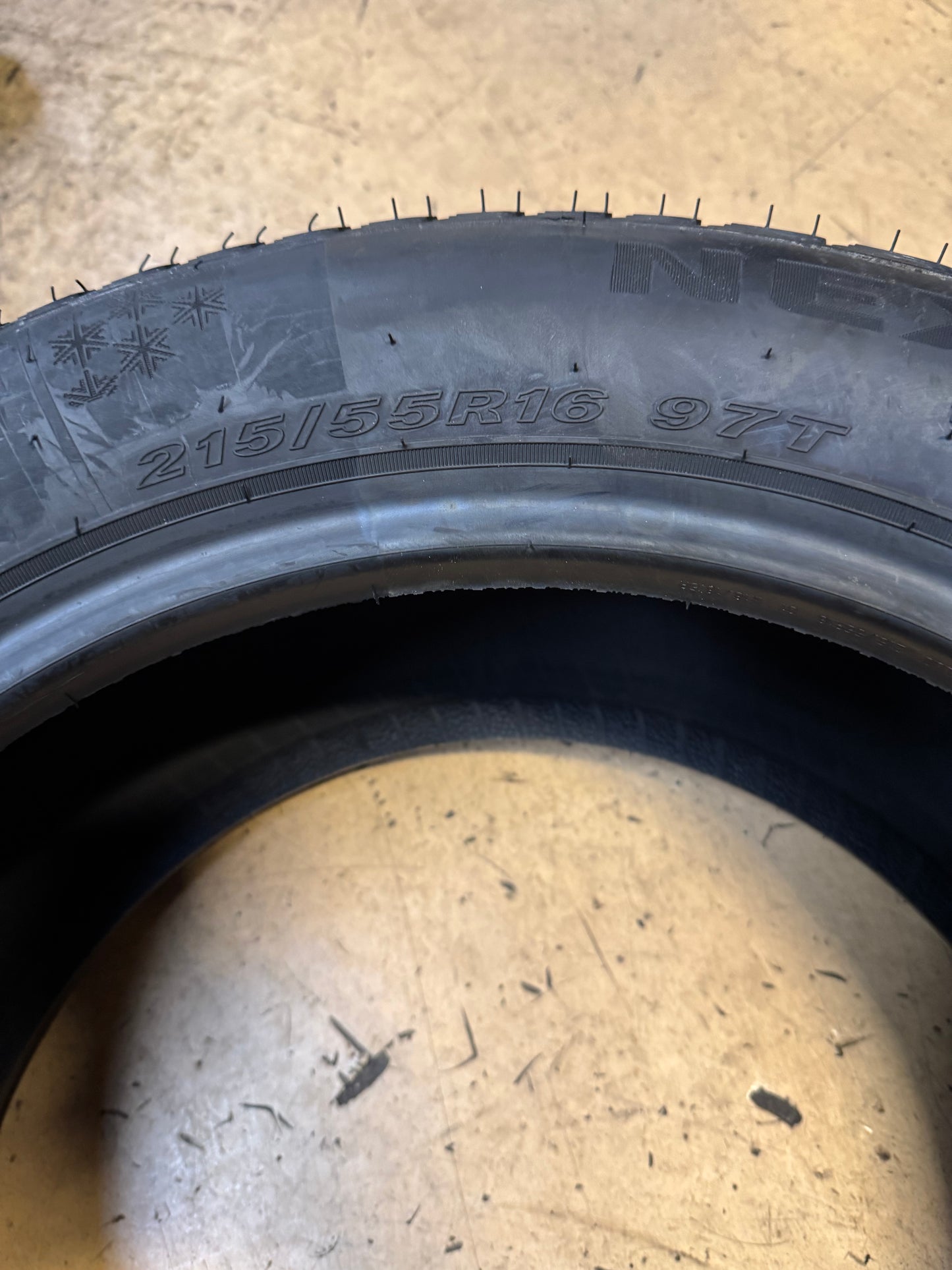 NEXEN WINGUARD ICE PLUS BSW P 215 55 16 97T XL WINTER TIRE 16133NXK