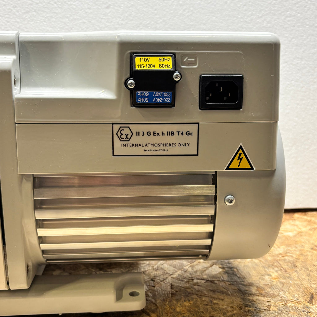 EDWARDS RV3 ROTARY VANE VACUUM PUMP 220-240V 50/60HZ (NEEDS REPAIR)
