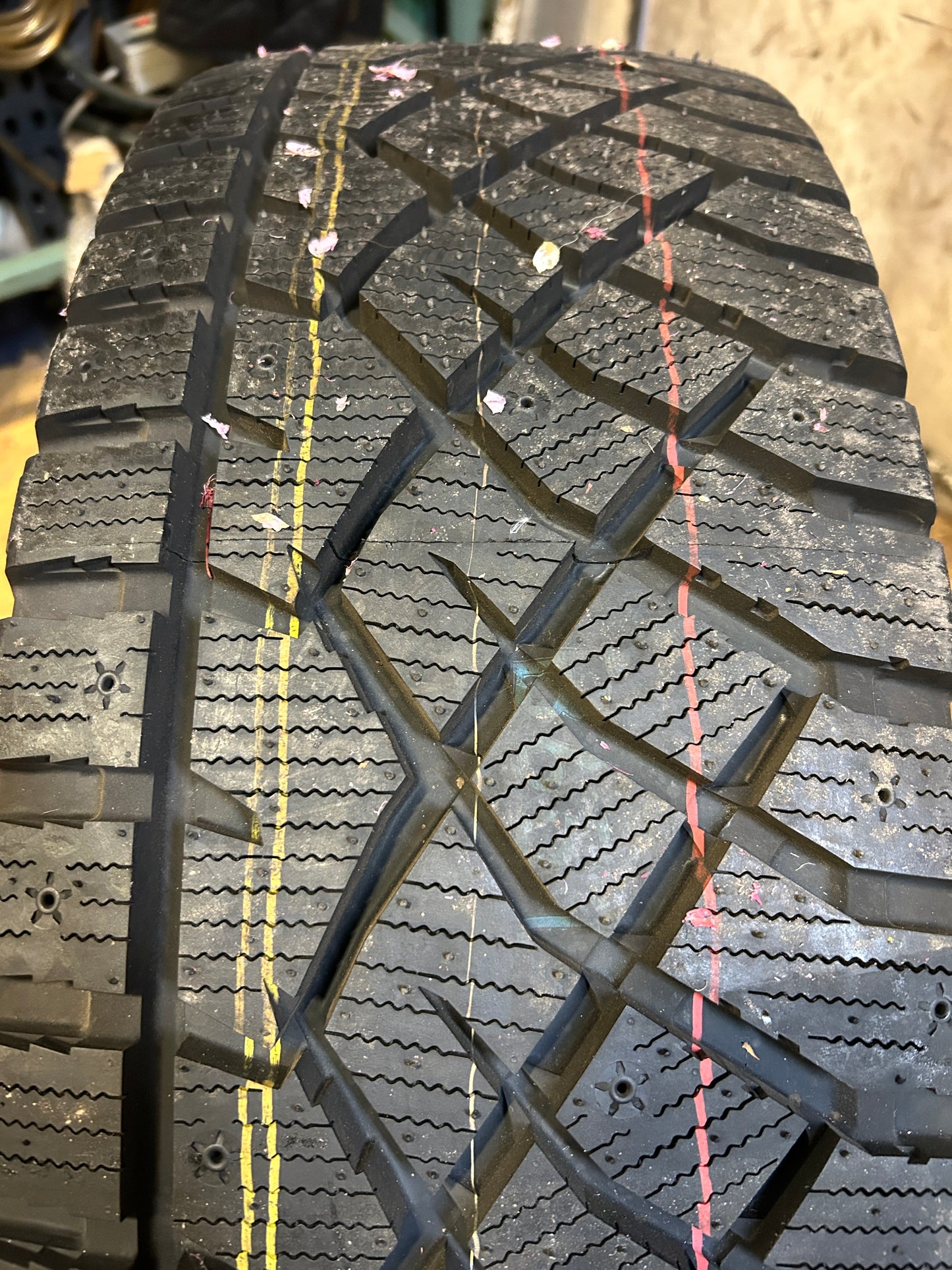NOS ARCTIC CLAW WINTER WXI BSW LT 285 75 16 126/123Q 10PLY WINTER TIRE ARC65