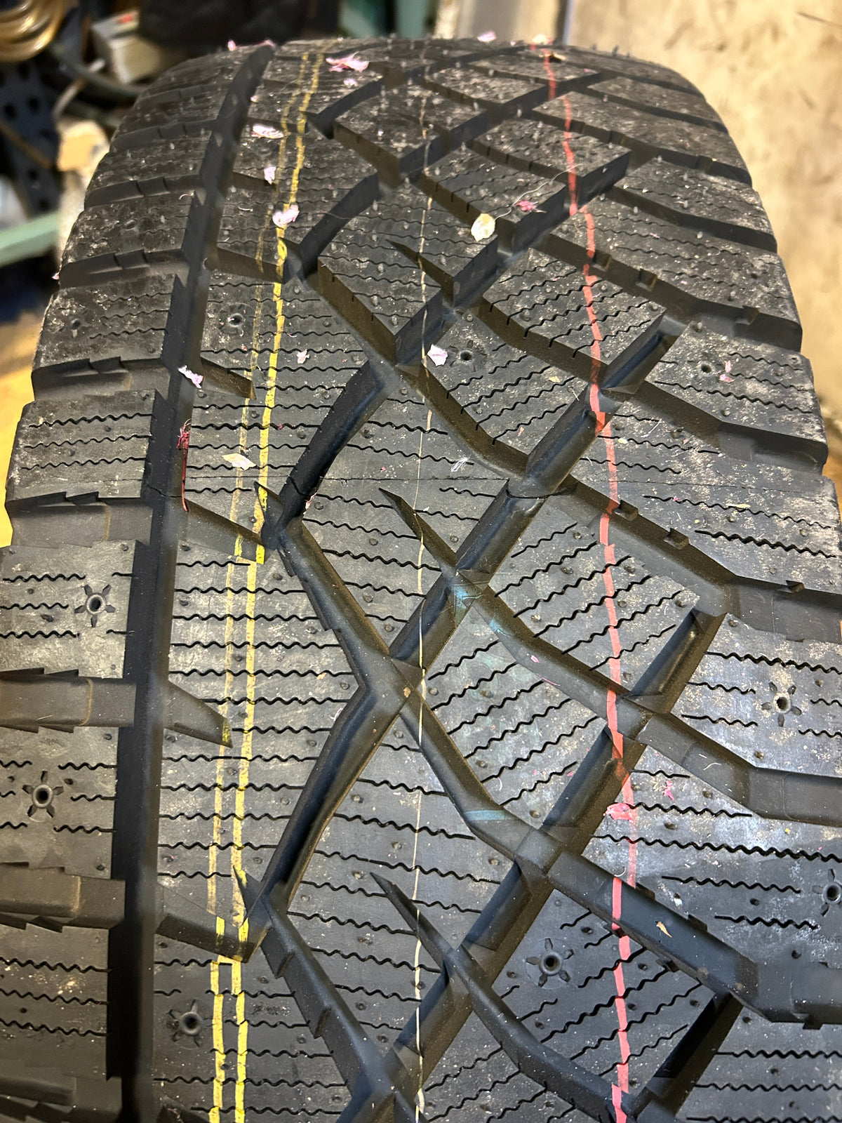 NOS ARCTIC CLAW WINTER WXI BSW LT 285 75 16 126/123Q 10PLY WINTER TIRE ARC65