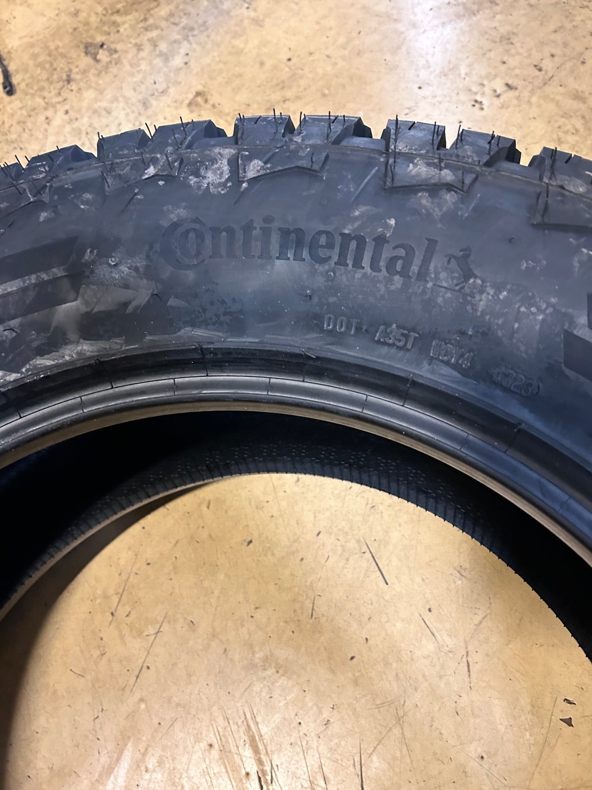 CONTINENTAL TERRAIN CONTACT A/T BSW LT 285 60 20 125/122S 10PLY TIRE 15506740000