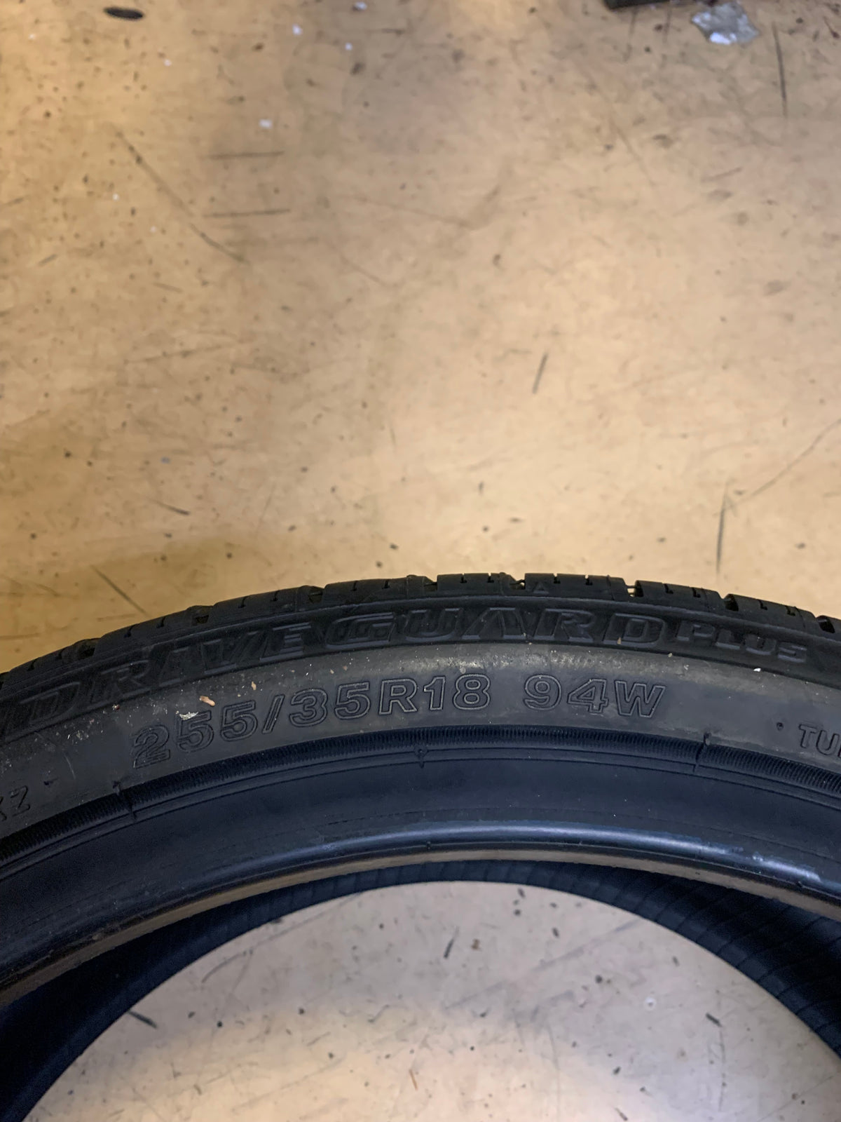2 BRIDGESTONE DRIVEGUARD PLUS BSW P 255 35 18 94W XL TOURING TIRE 006486