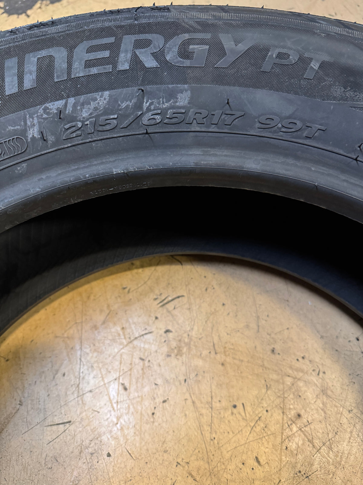 2 NOS HANKOOK KINERGY PT BSW P 215 65 17 99T ALL SEASON TIRE 1021407