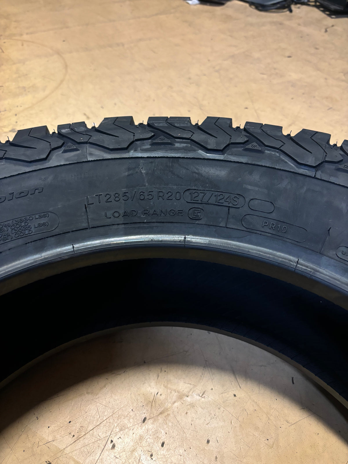 BFGOODRICH ALL TERRAIN T/A KO2 BSW LT 285 65 20 127/124S LRE 10PLY TIRE 02279