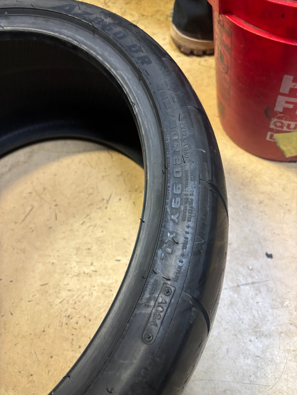 2 ATTURO AZ850 DR P 285 30 20 99Y XL UHP TIRES DR850D3HN0ATA