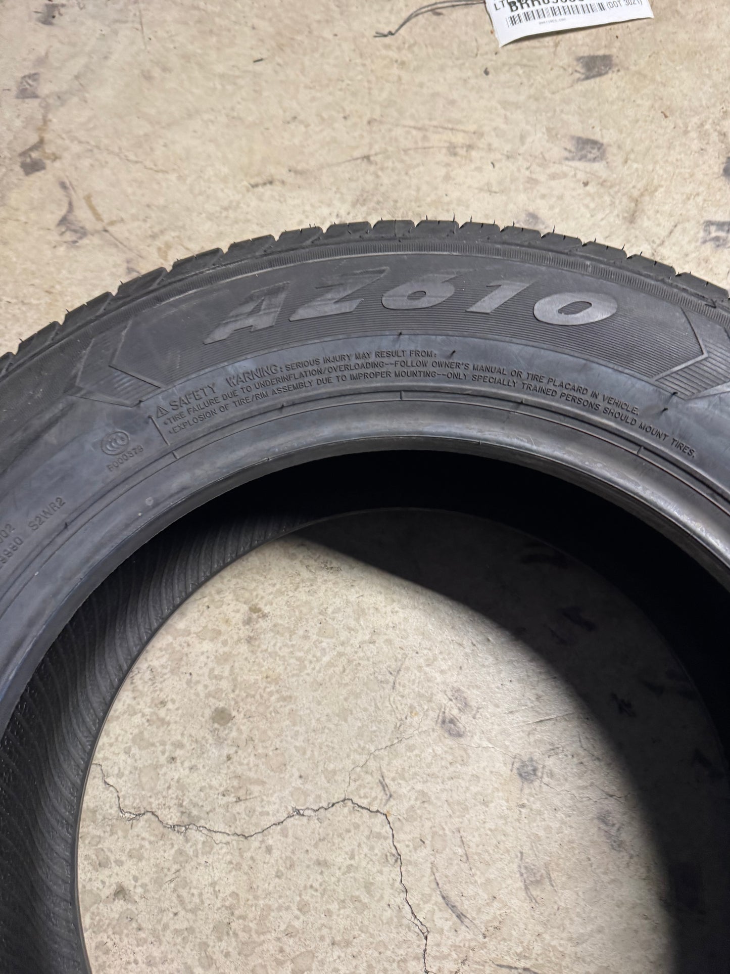 NOS ATTURO AZ610 BSW P 235 65 17 108H XL ALL SEASON TIRE 53011