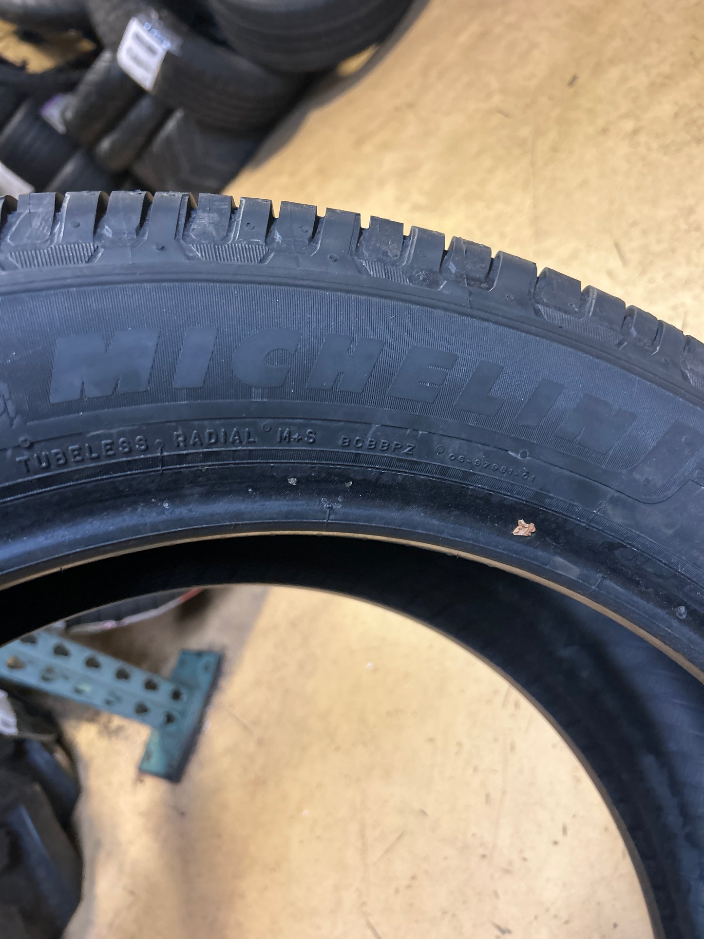 MICHELIN DEFENDER LTX M/S2 BSW P 285 45 22 114H ALL SEASON TIRE 44941
