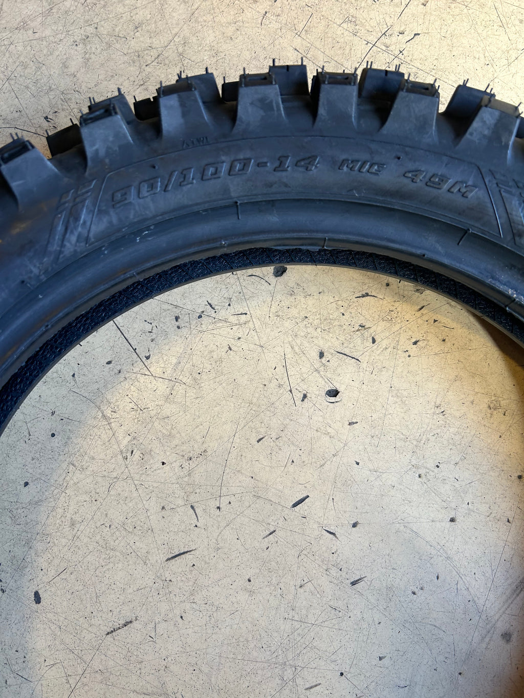PROTAPER MXT 04 BSW  90 100 14 49M REAR TIRE 023324