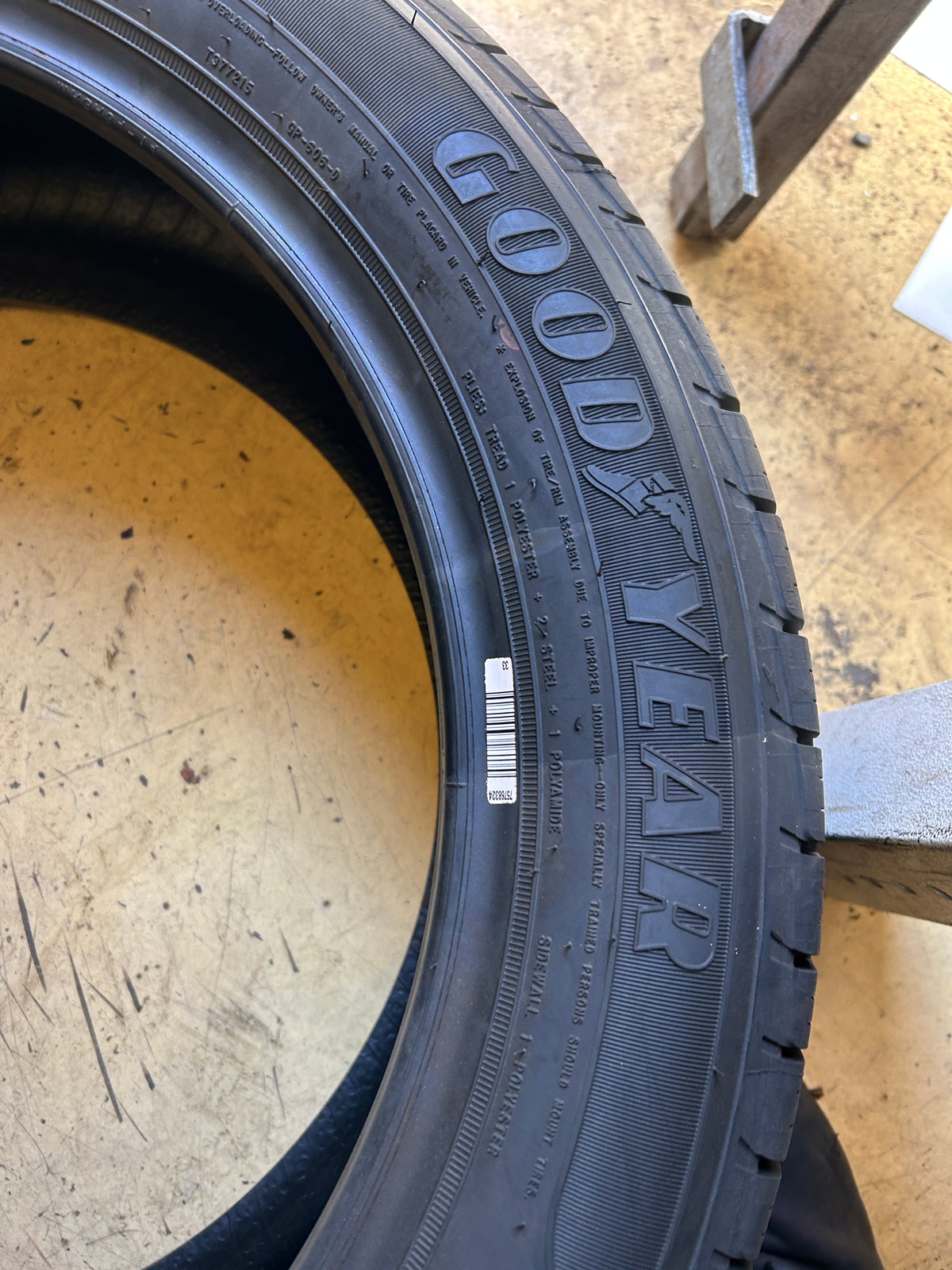 2 GOODYEAR ASSURANCE MAXLIFE BSW P 215 55 18 94H ALL SEASON TIRE 110939545