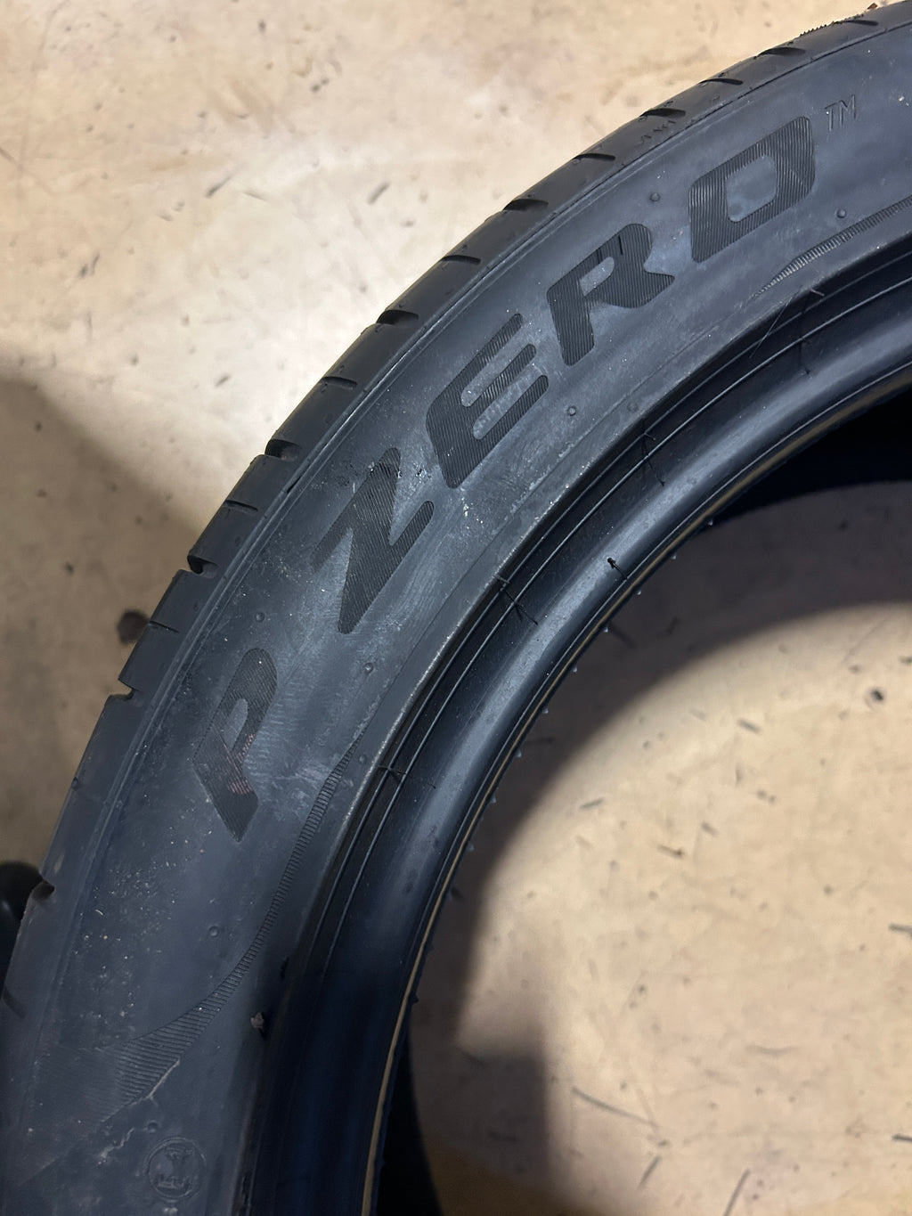 PIRELLI P ZERO BSW P 255 40 19 96Y  PERFORMANCE TIRE 2648000