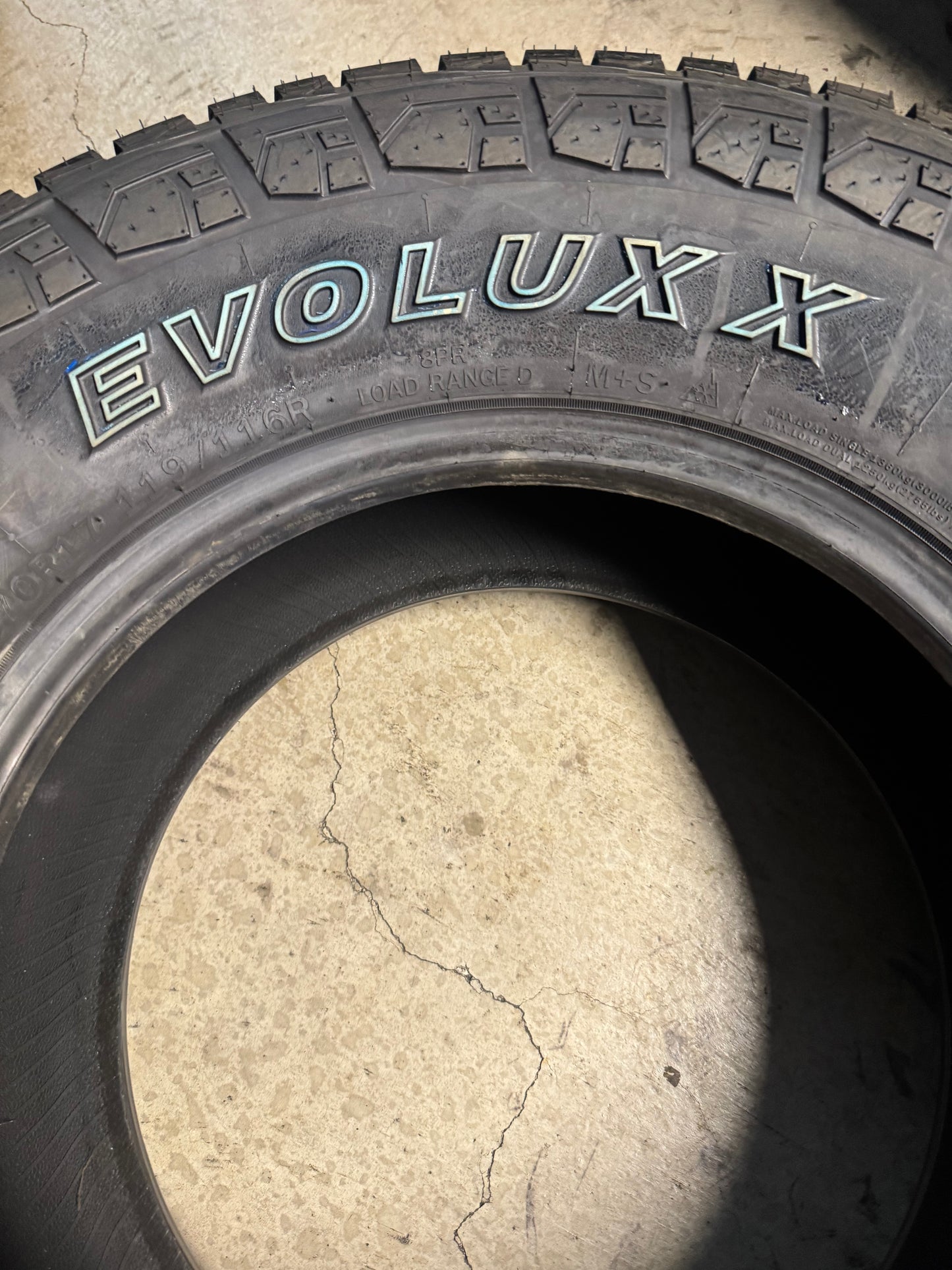 2 EVOLUXX  ROTATOR A/T OWL LT 305 70 17 119/116R 8PLY ALL TERRAIN TIRE 221021101