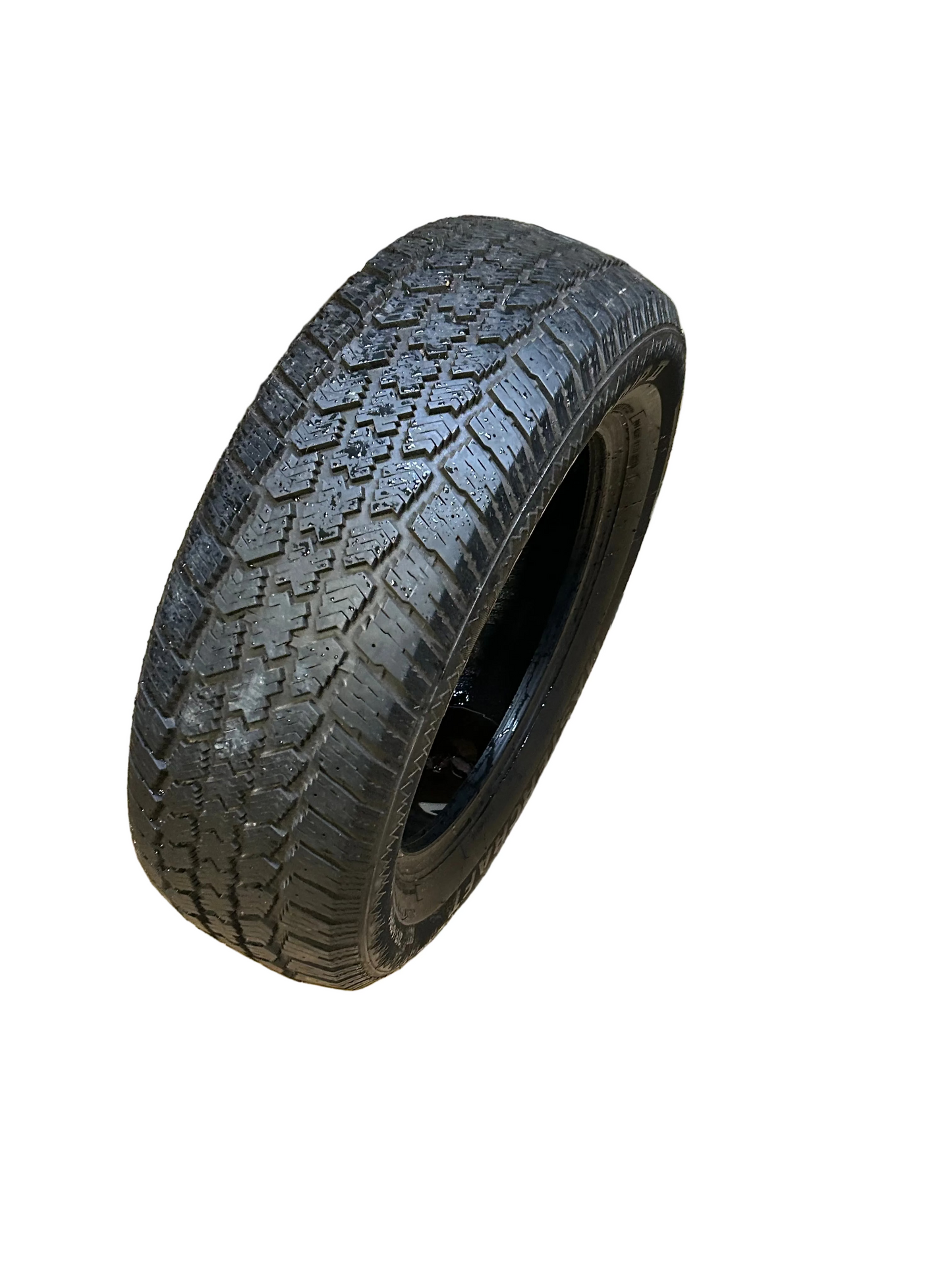 USED 6.5/32’’ MASTERCRAFT GLACIER GRIP II BSW P 215 65 16 98T WINTER TIRE C90000005817