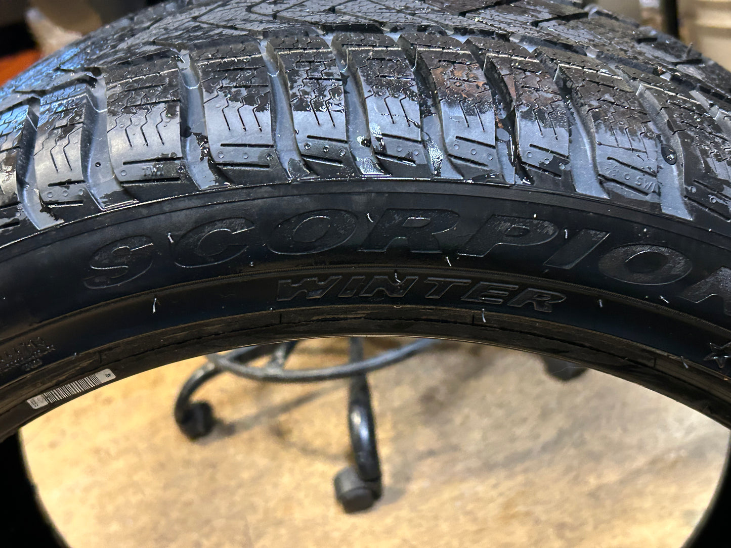 PIRELLI SCORPION  WSW P 275 40 21 107V XL WINTER TIRE 2774500