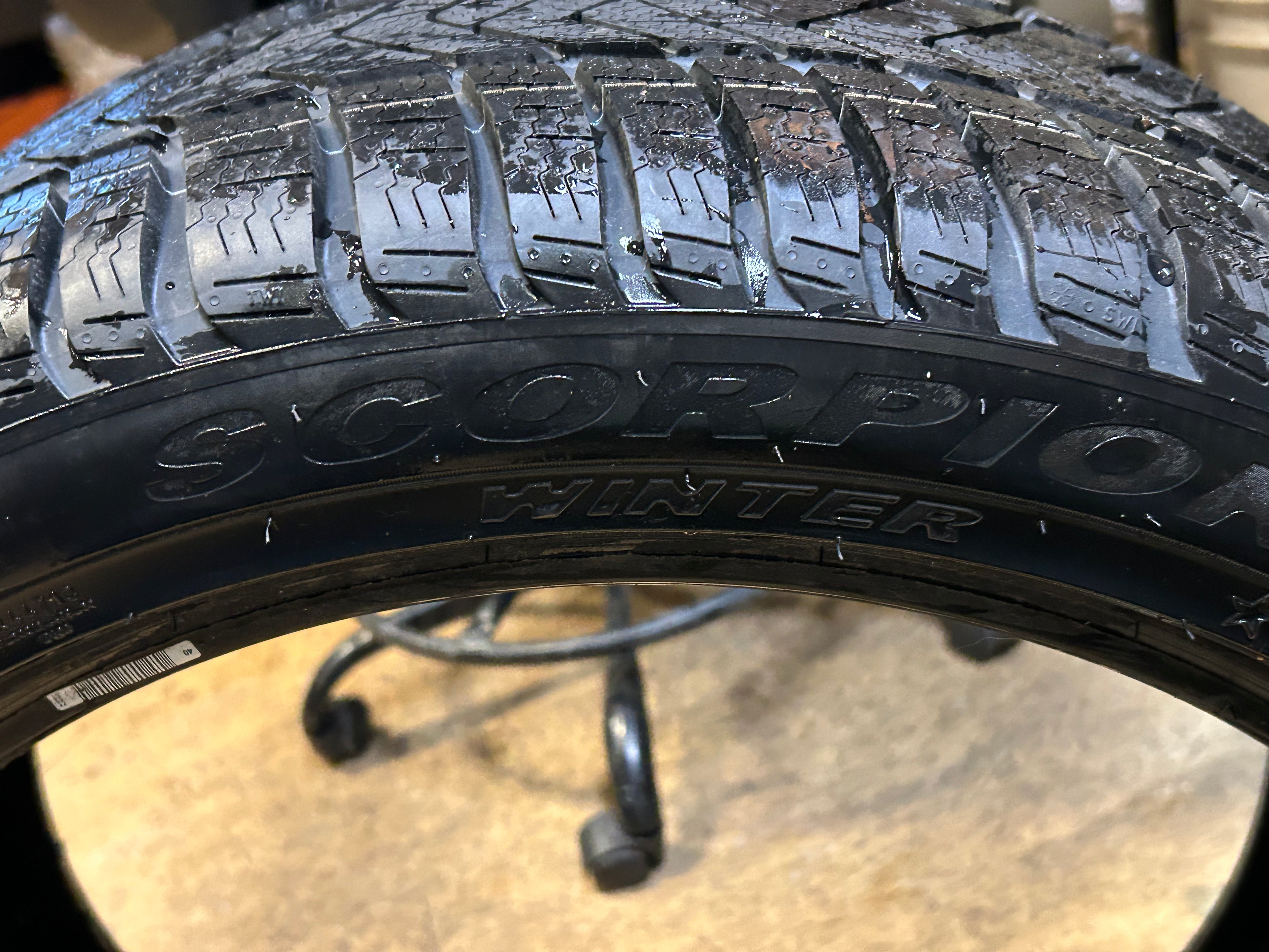 PIRELLI SCORPION  WSW P 275 40 21 107V XL WINTER TIRE 2774500
