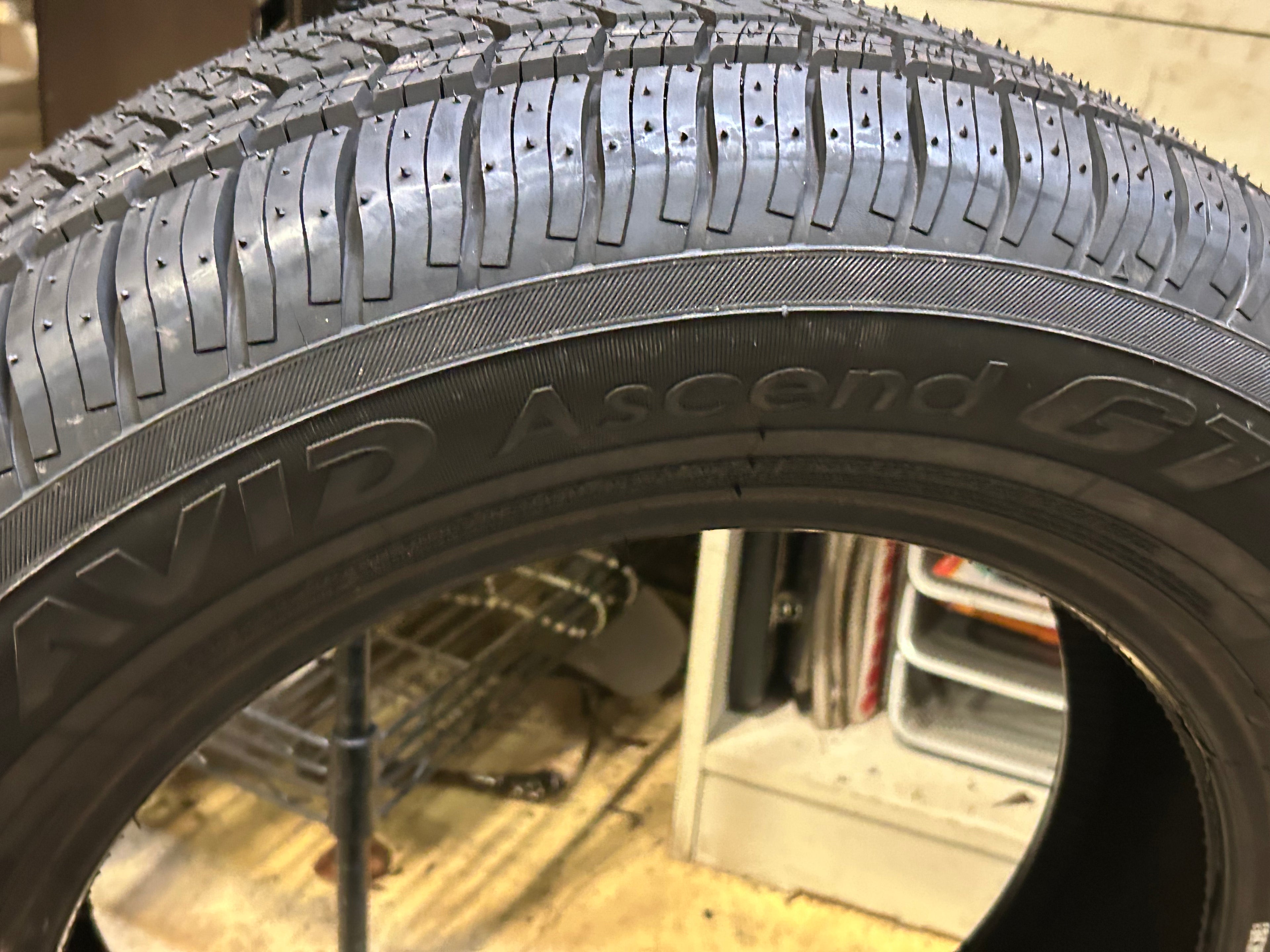 YOKOHAMA AVID ASCEND GT BSW P 215 60 16 95V ALL SEASON TIRE 110132716