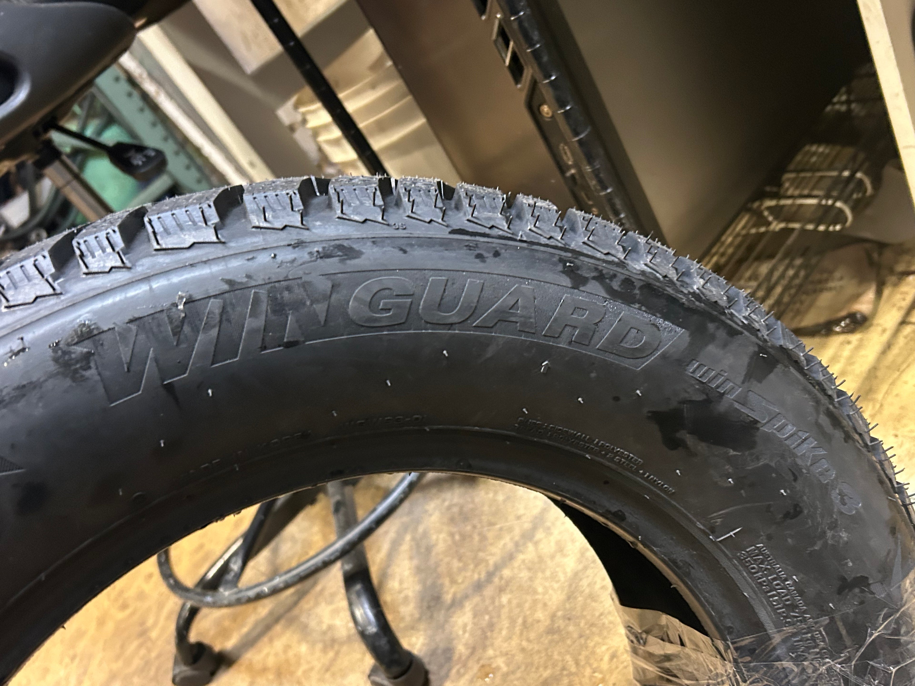 NEXEN WINGUARD WINSPIKE 3 BSW P 225 60 16 98T STUDLESS WINTER TIRE 11116NXK