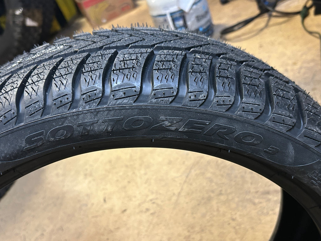 PIRELLI SOTTOZERO 3 BSW P 255 35 19 96H XL RUNFLAT WINTER TIRE 	2564000
