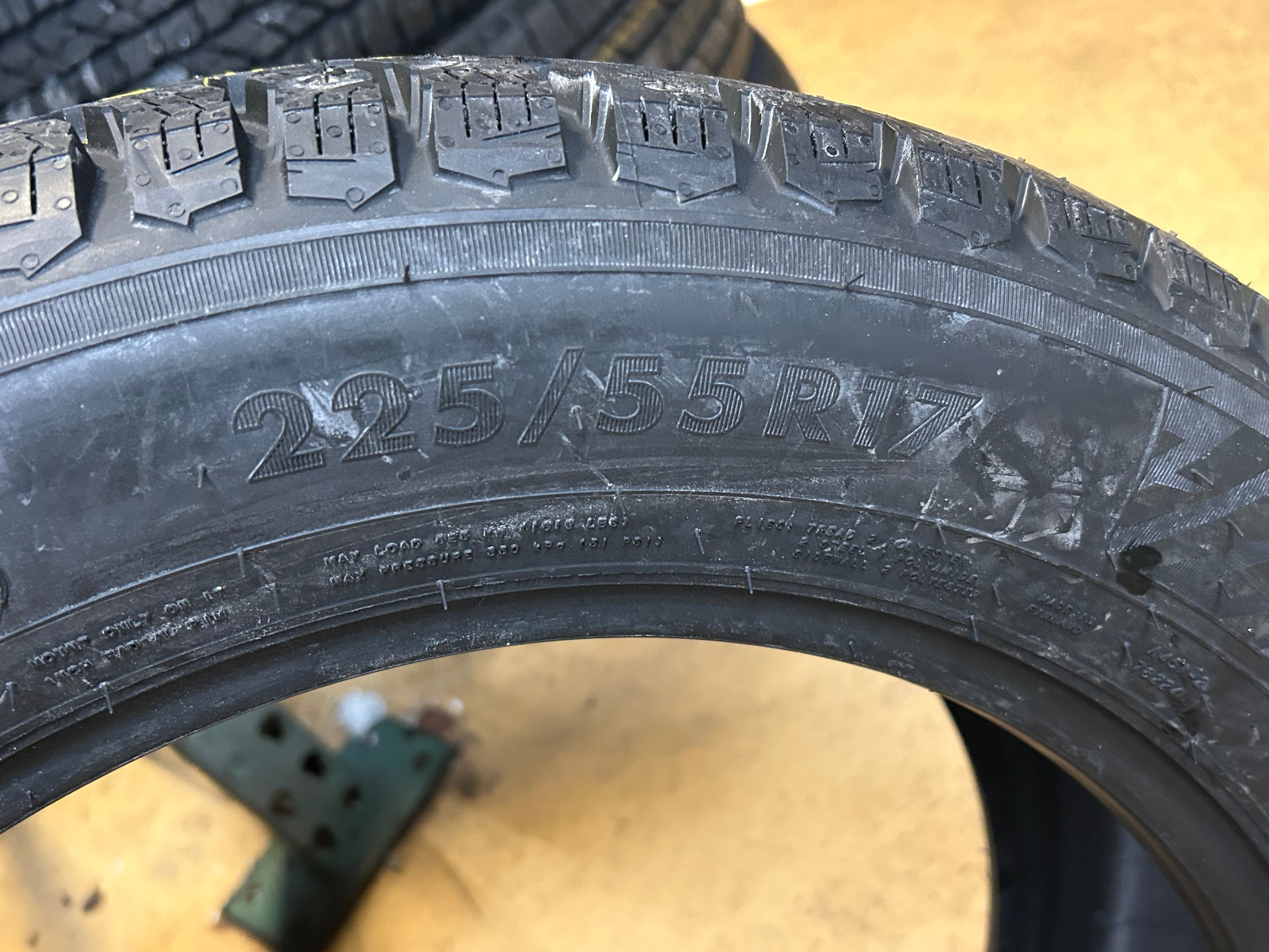 NORDMAN NORTH 9 BSW P 225 55 17 101T XL STUDDED WINTER TIRE TS32817