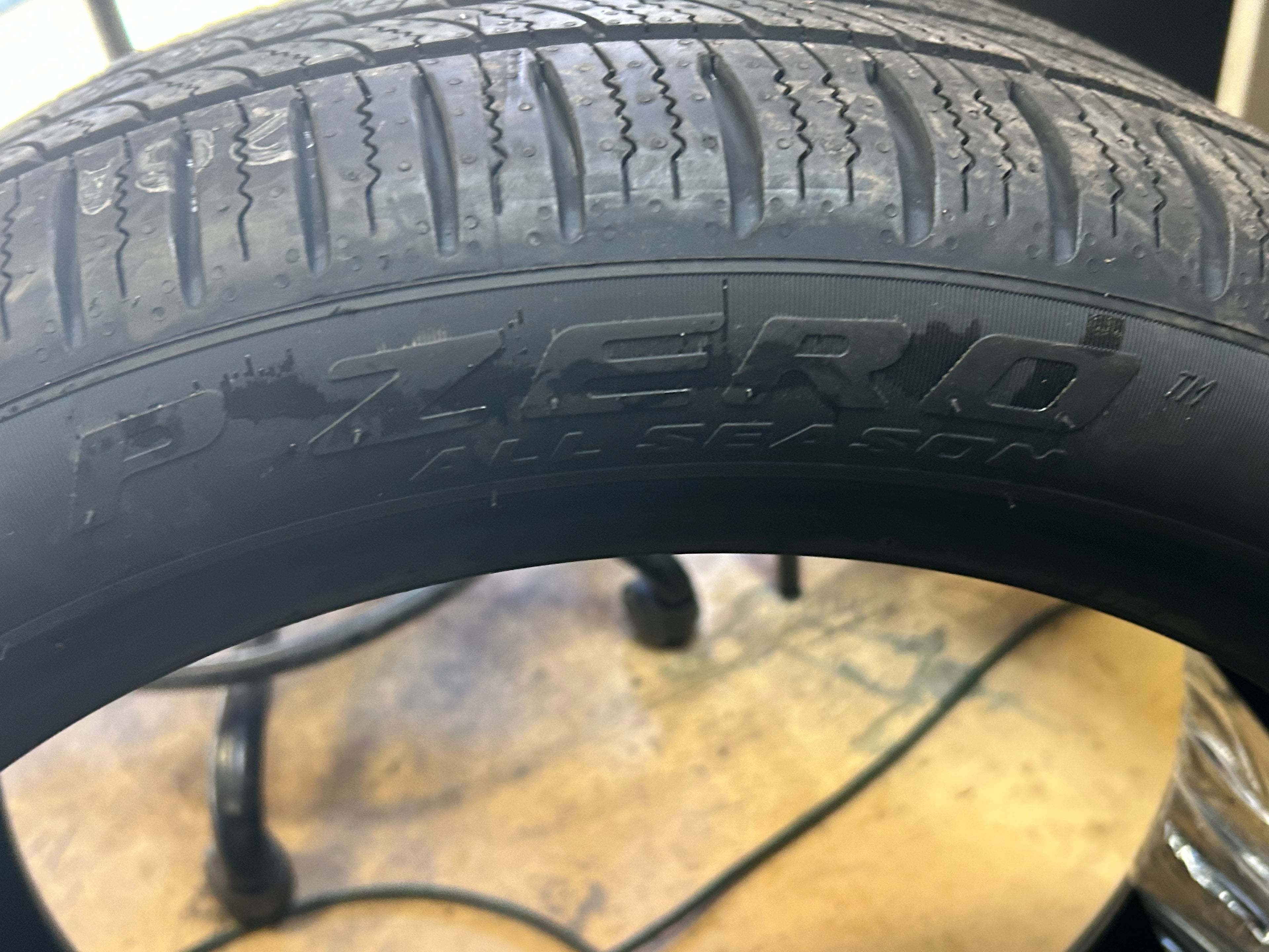 PIRELLIA P ZERO ALL SEASON BSW P 255 40 19 100H XL UHP TIRE 3786400