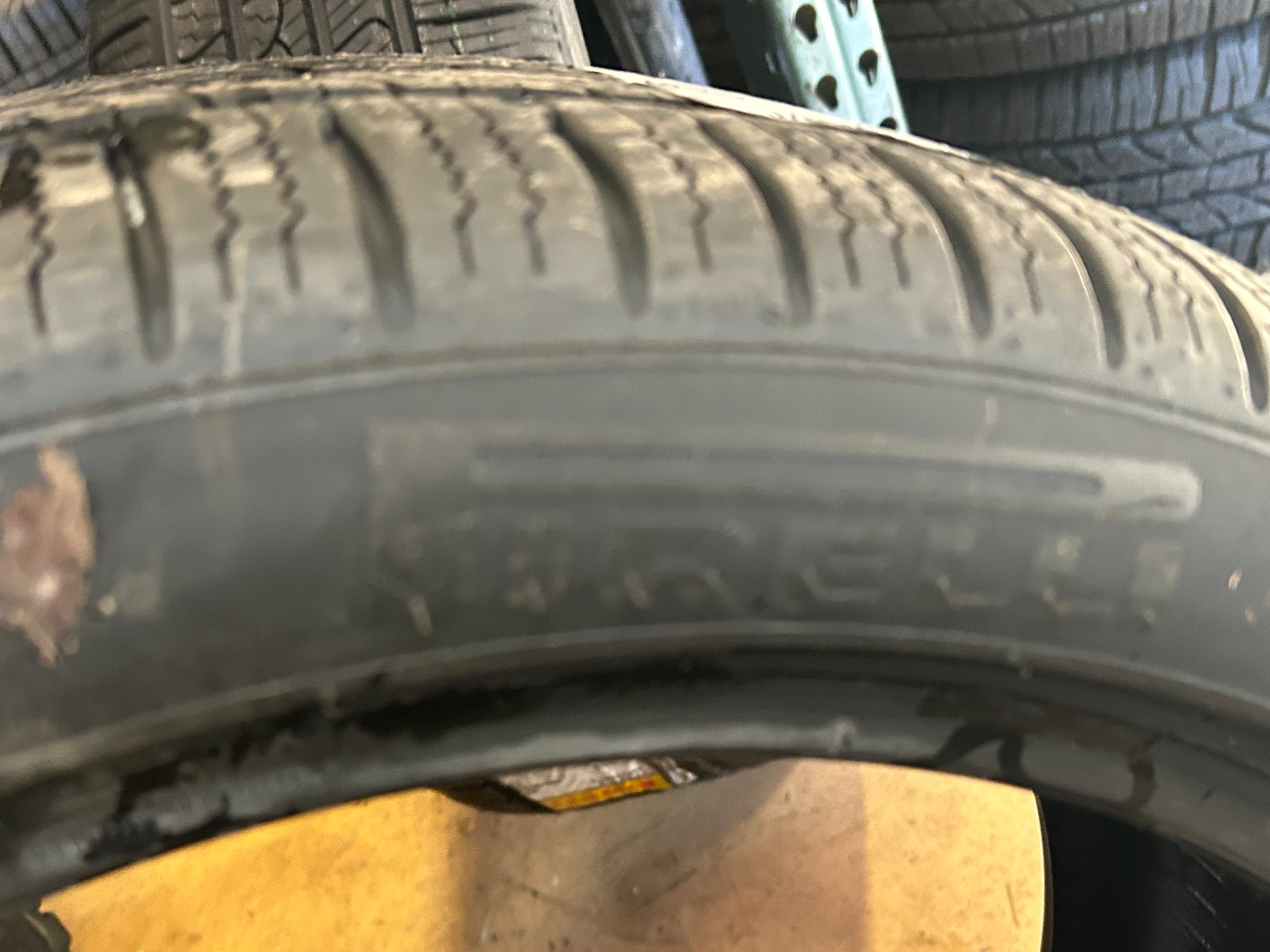 PIRELLIA P ZERO ALL SEASON BSW P 255 40 19 100H XL UHP TIRE 3786400