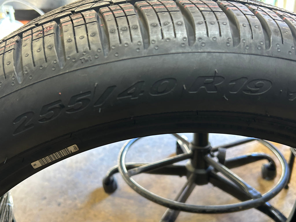 PIRELLIA P ZERO ALL SEASON BSW P 255 40 19 100H XL UHP TIRE 3786400
