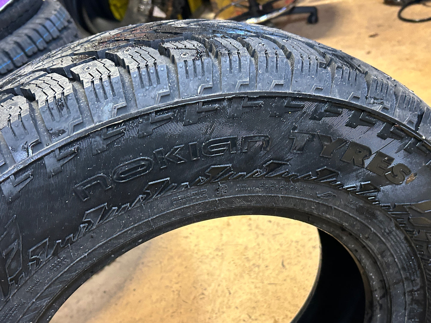 NOKIAN HAKKAPELIITTA LT3 STUDDED BSW LT 245 75 17 121/118Q 10PLY WINTER EV TIRE TS32398