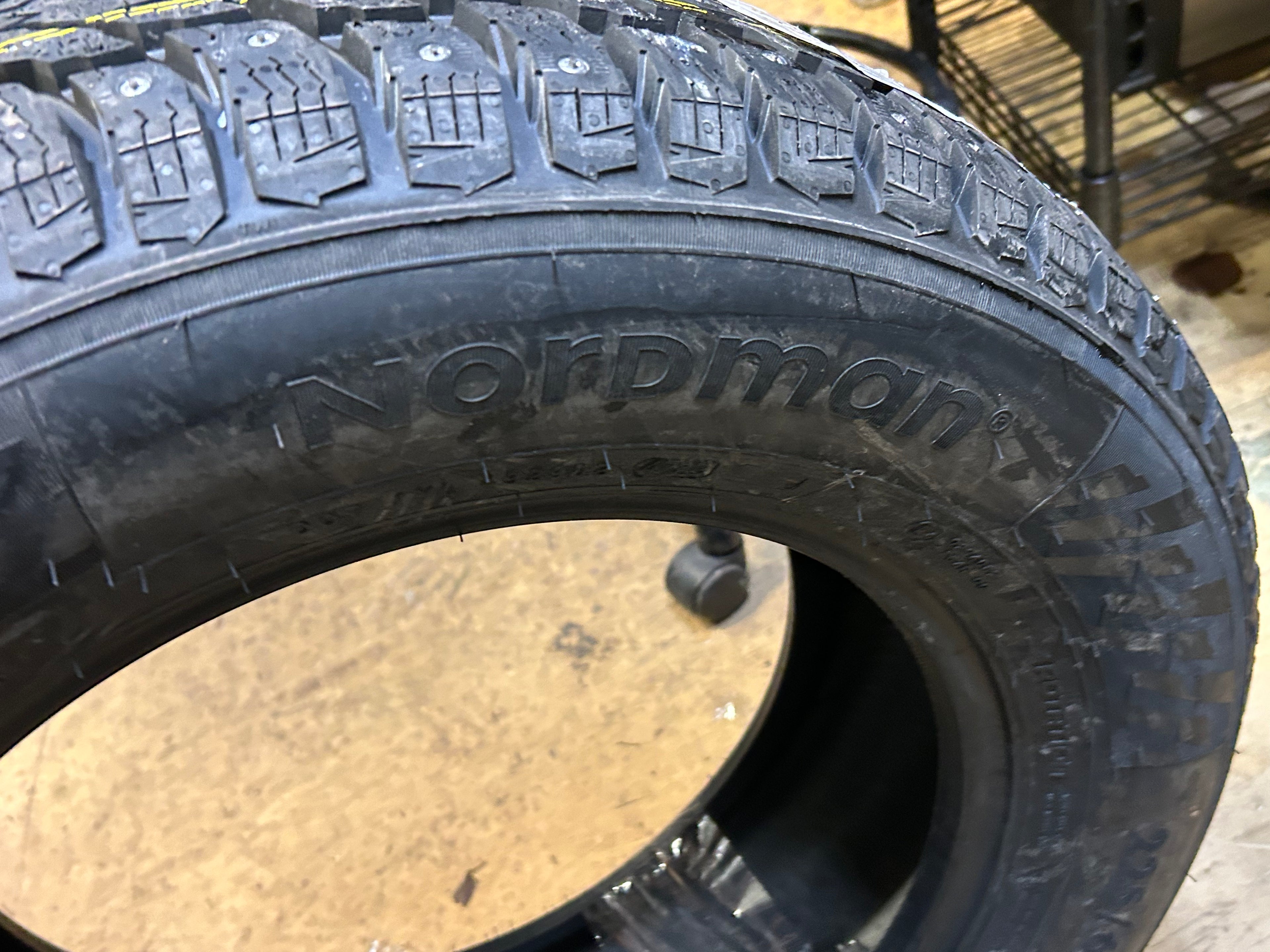NORDMAN NORTH 9 STUDDED BSW P 225 60 16 102T XL WINTER TIRE TS32813